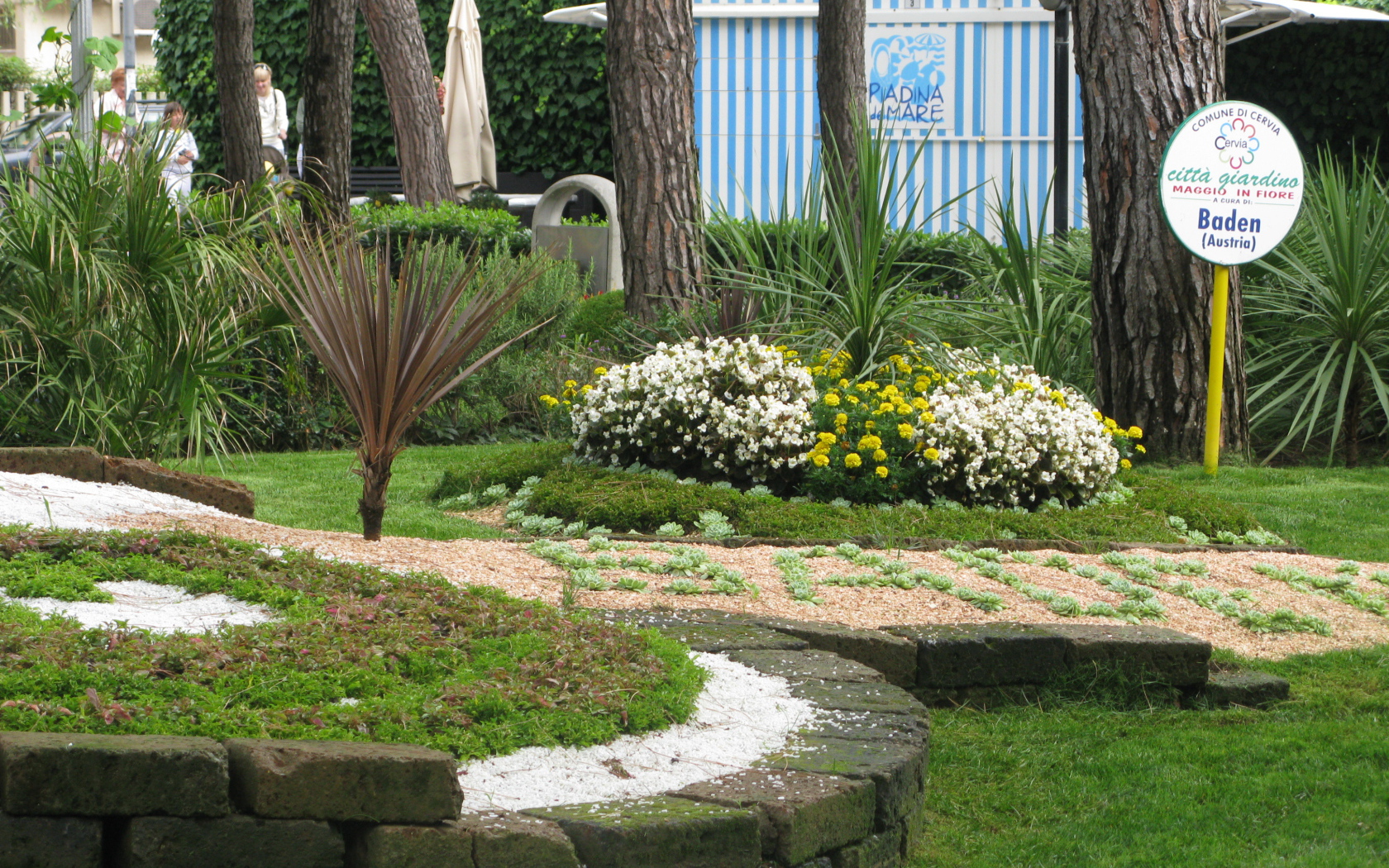 Клумба на курорте Баден, Австрия