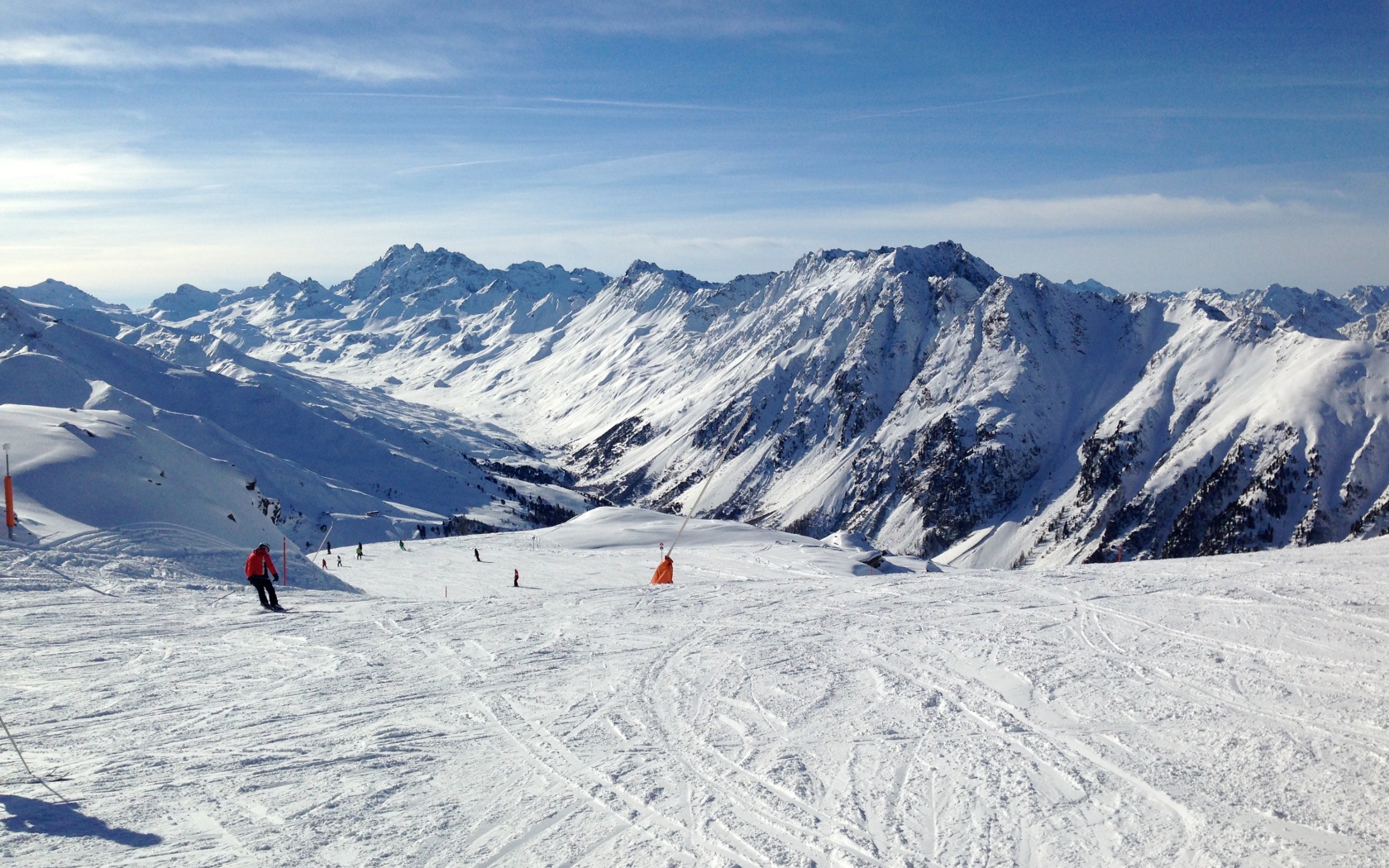 Спуск на лыжах на горнолыжном курорте Ишгль, Австрия