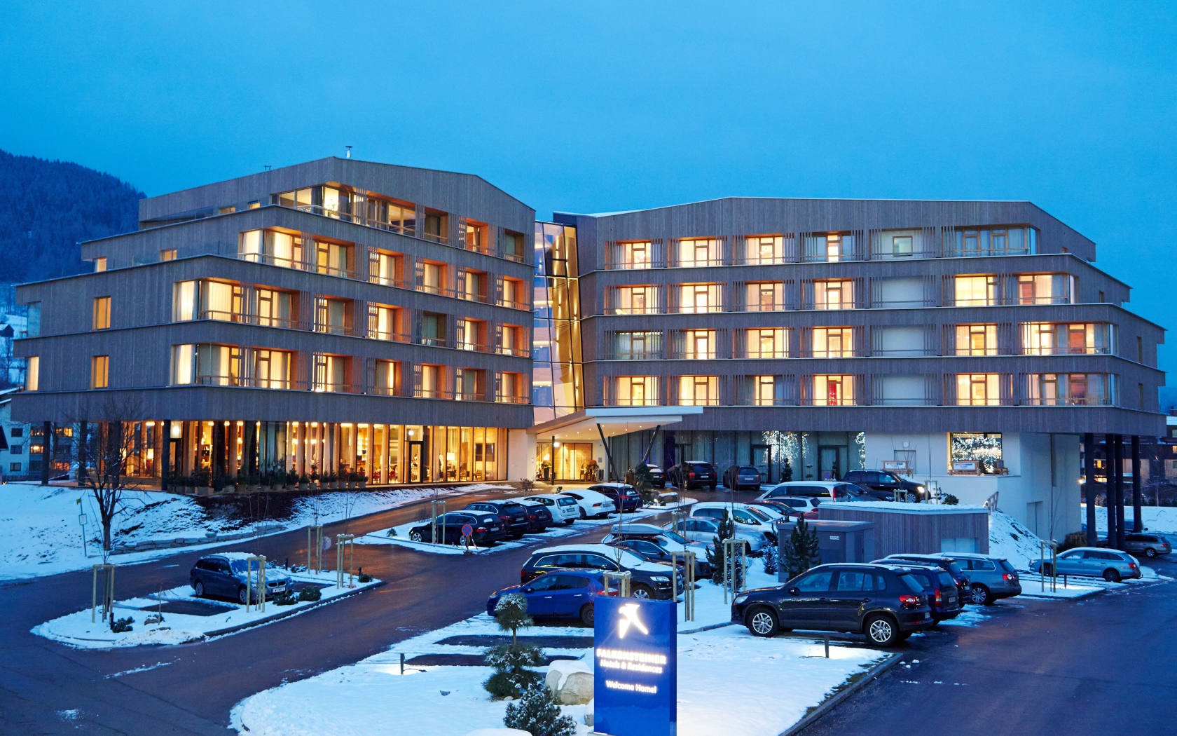 Вечернее сияние на горнолыжном курорте Шладминг, Австрия