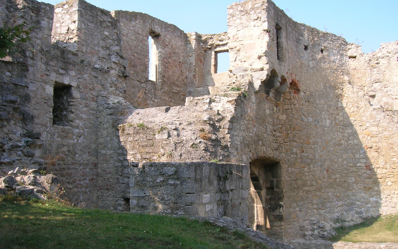 Крепостная стена в городе Гайнберг, Австрия