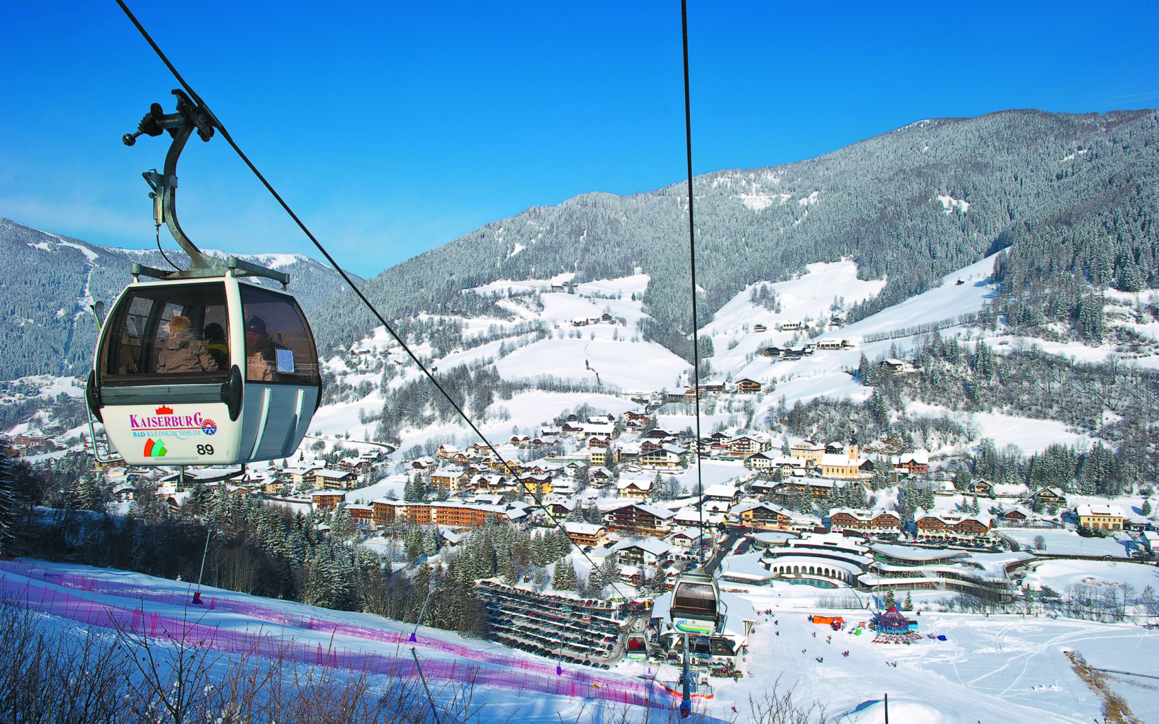 Подъемник зимой на горнолыжном курорте Бад Кляйнкирххайм, Австрия