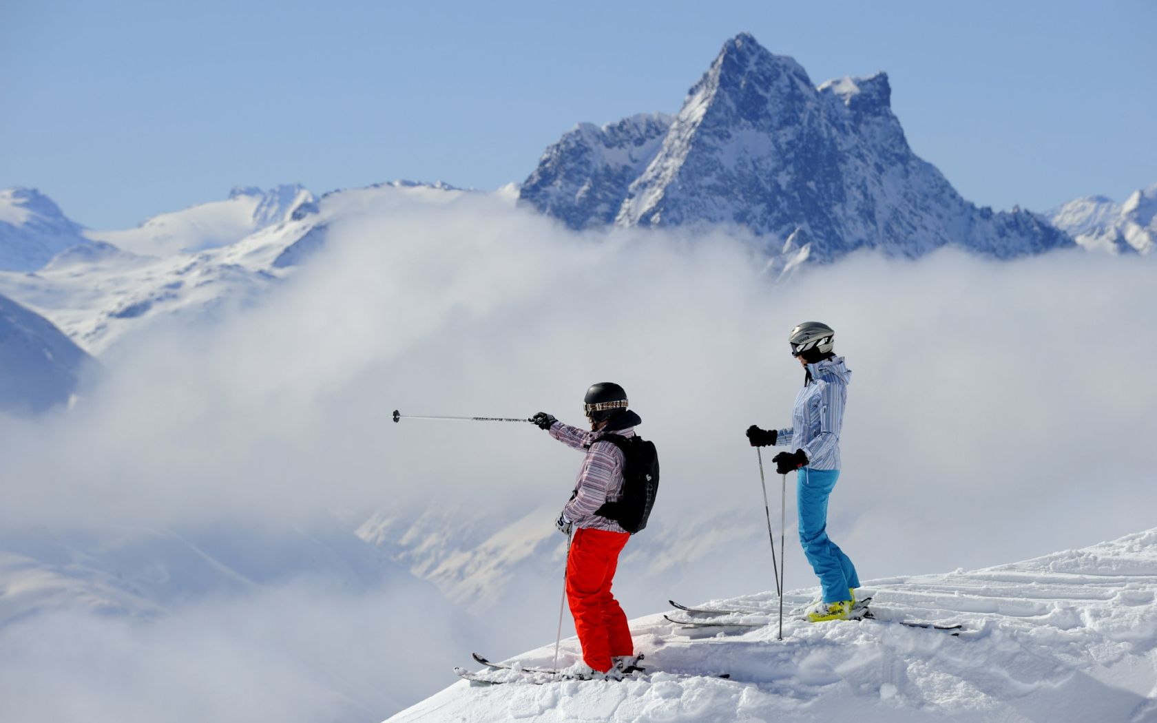 Лыжники на горнолыжном курорте Сант Антон, Австрия