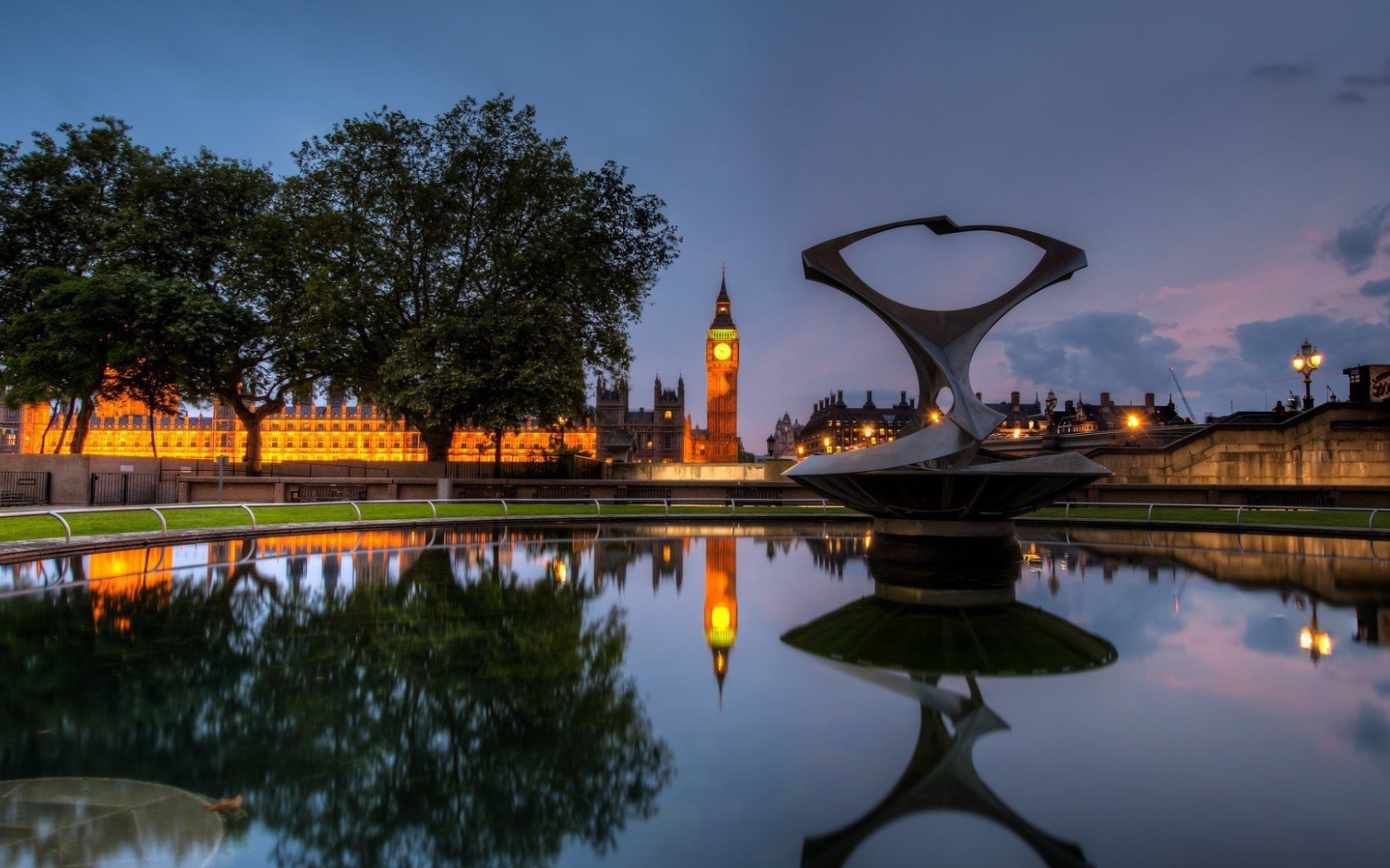 Искусственный пруд в Лондоне