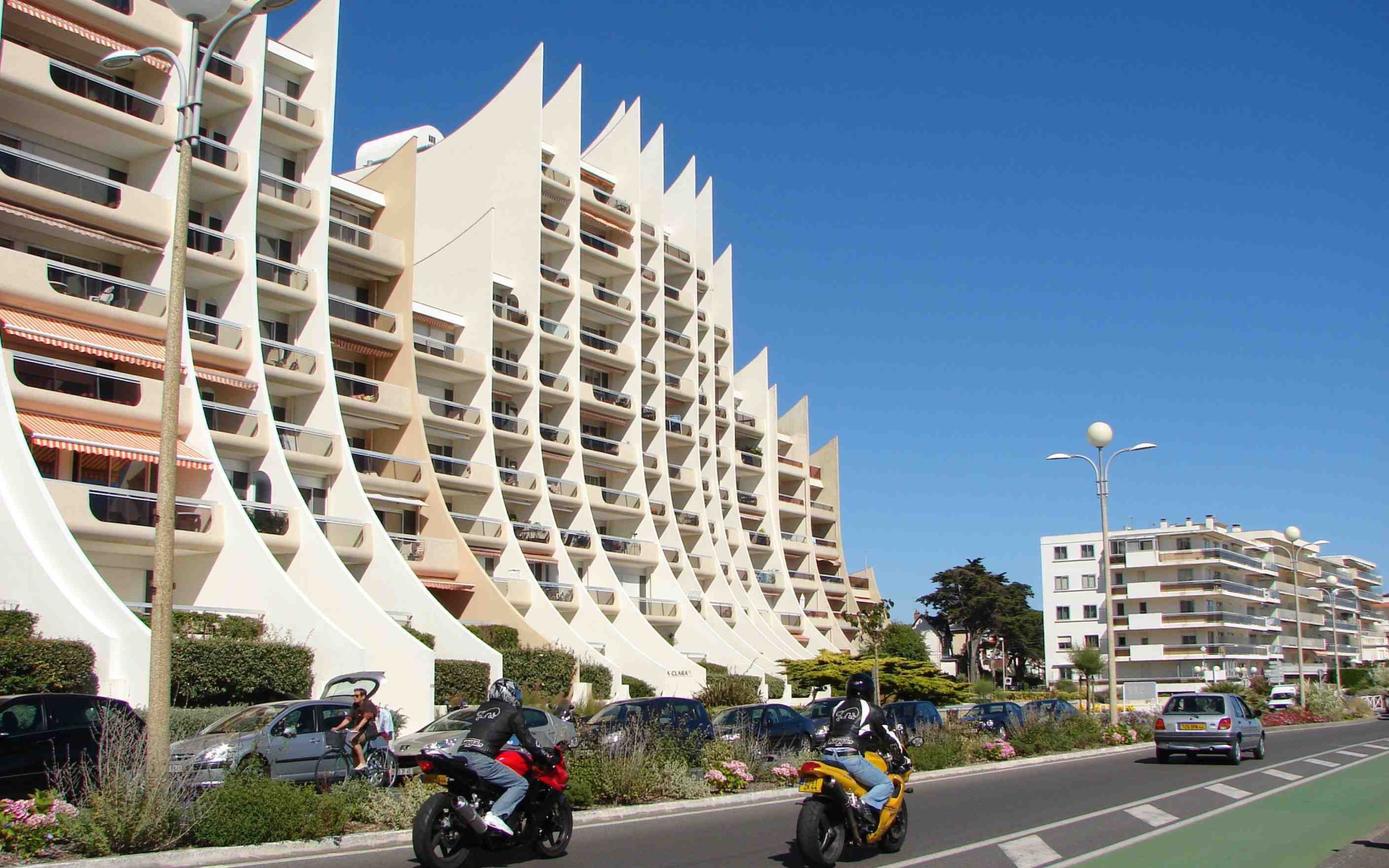 Дома на набережной на курорте Ла Боль, Франция