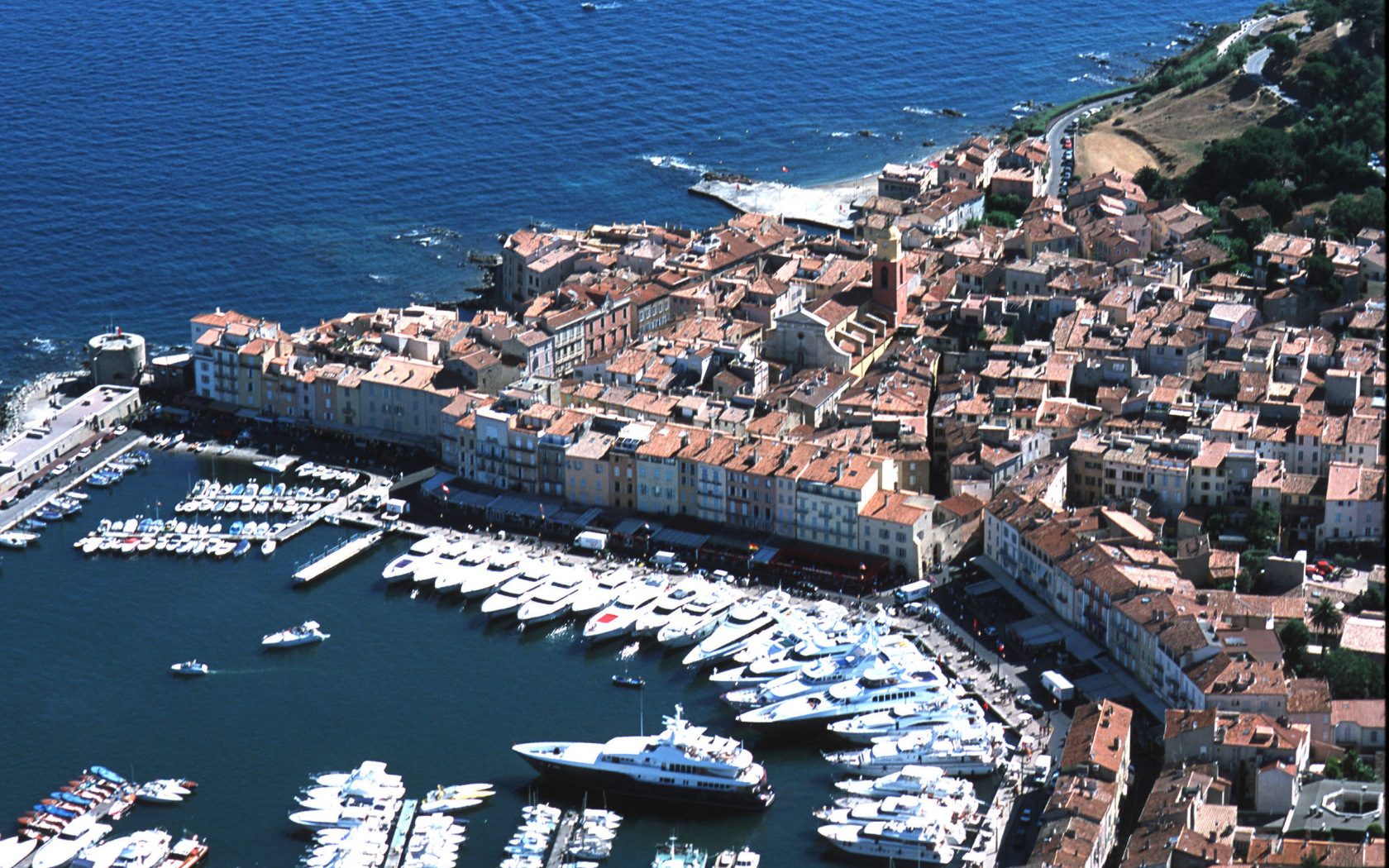 Город на курорте Сен-Тропе, Франция