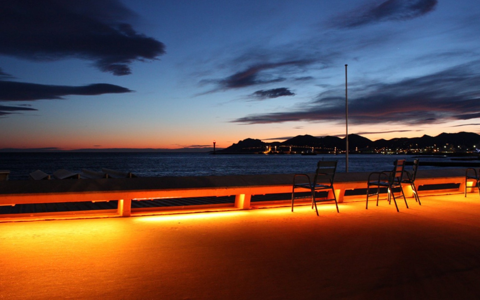 Ночь в Каннах, Франция