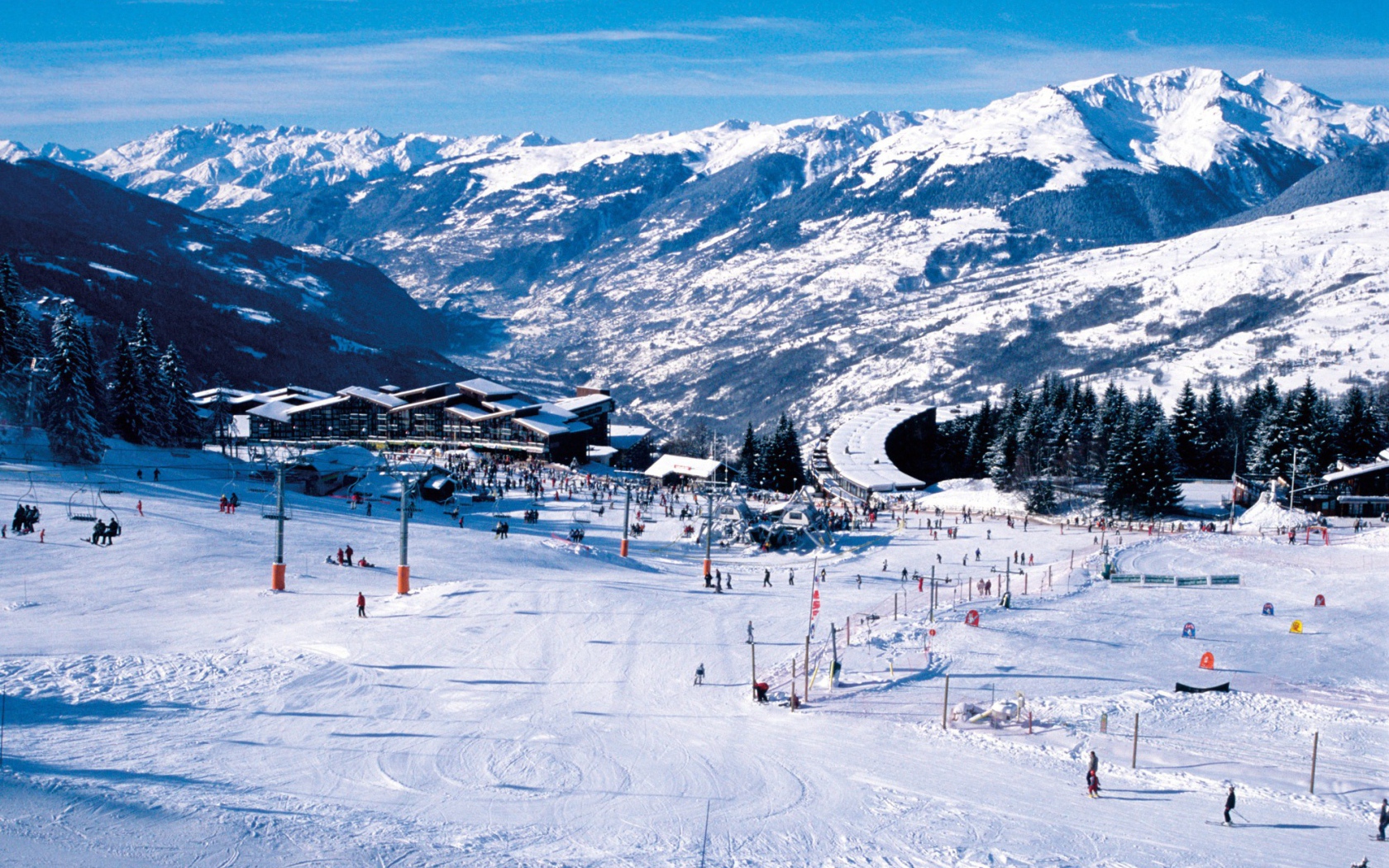 Лыжная трасса на горнолыжном курорте Лез Арк, Франция