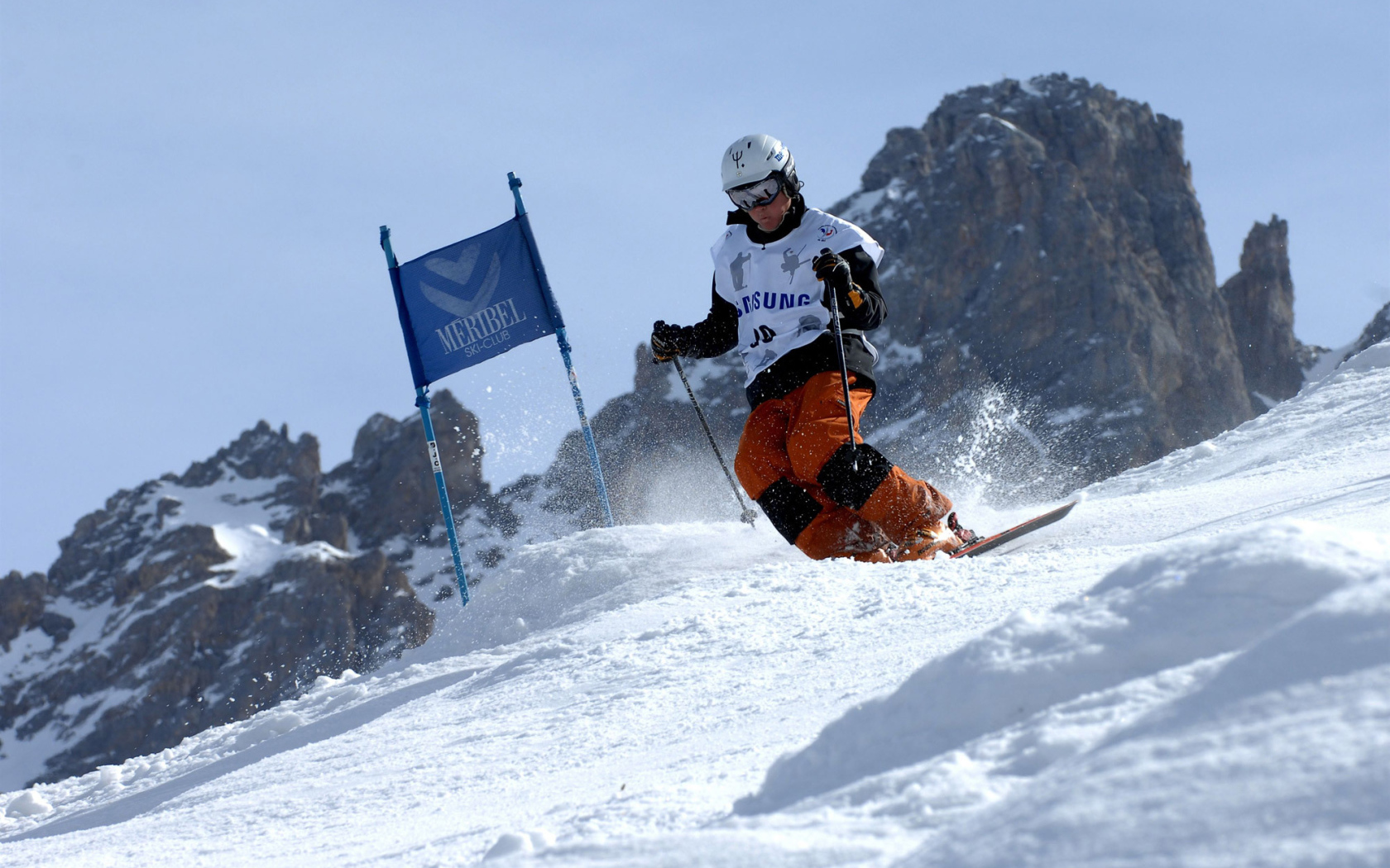 Катание на лыжах на горнолыжном курорте Мерибель, Франция