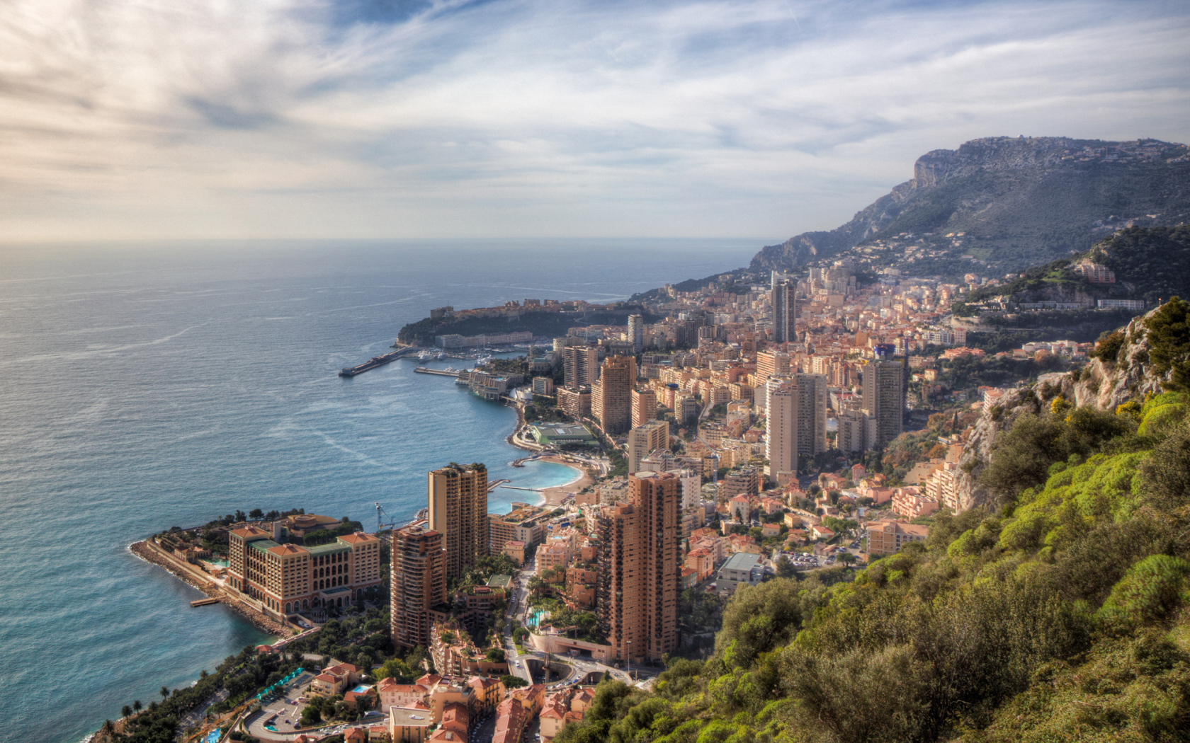 Город на побережье в Монте-Карло, Франция