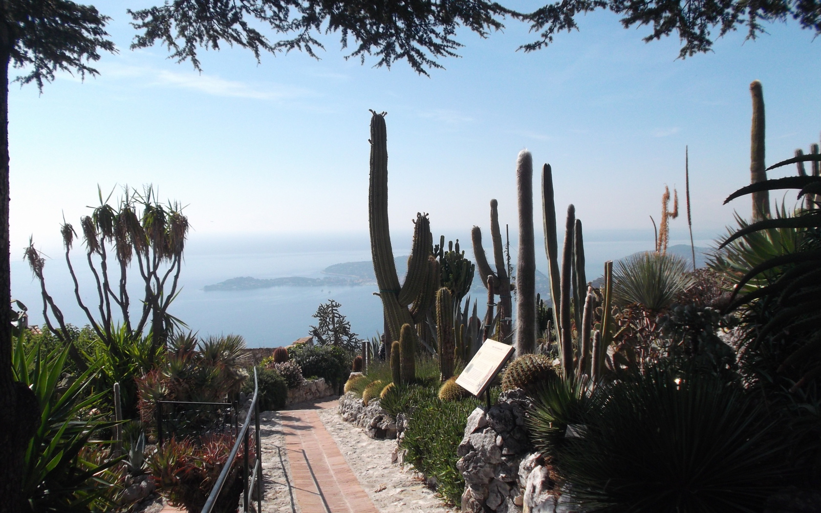 Дорожка на курорте Эз, Франция