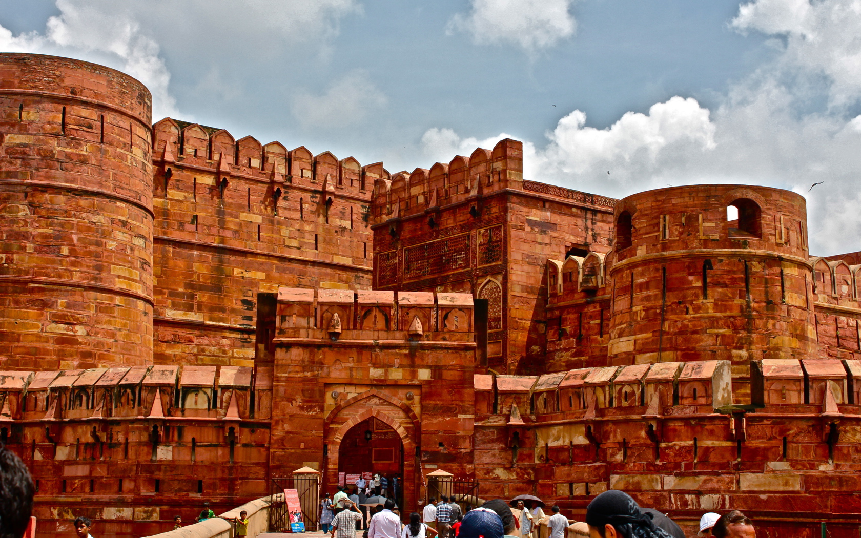 Древние строения в Агре