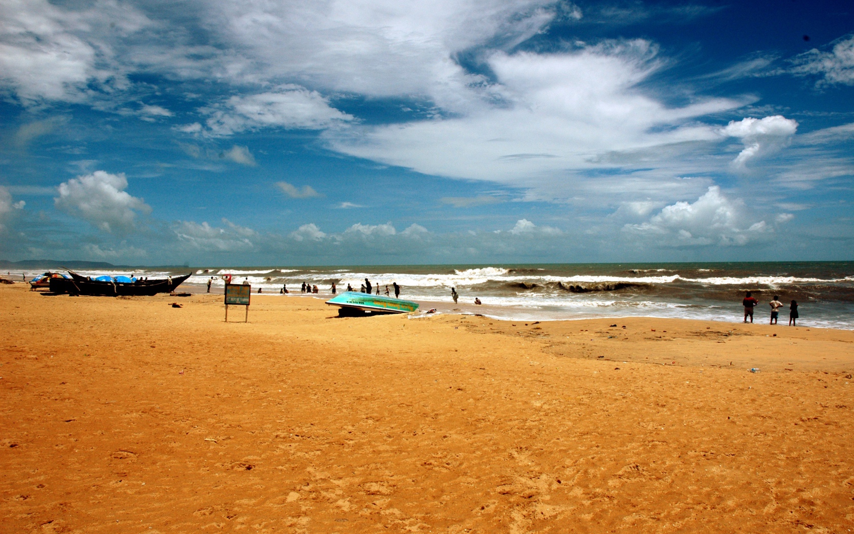 Пляжи в Бенаулиме