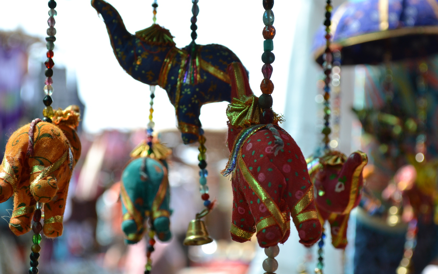 Товары на рынке в Анджуне