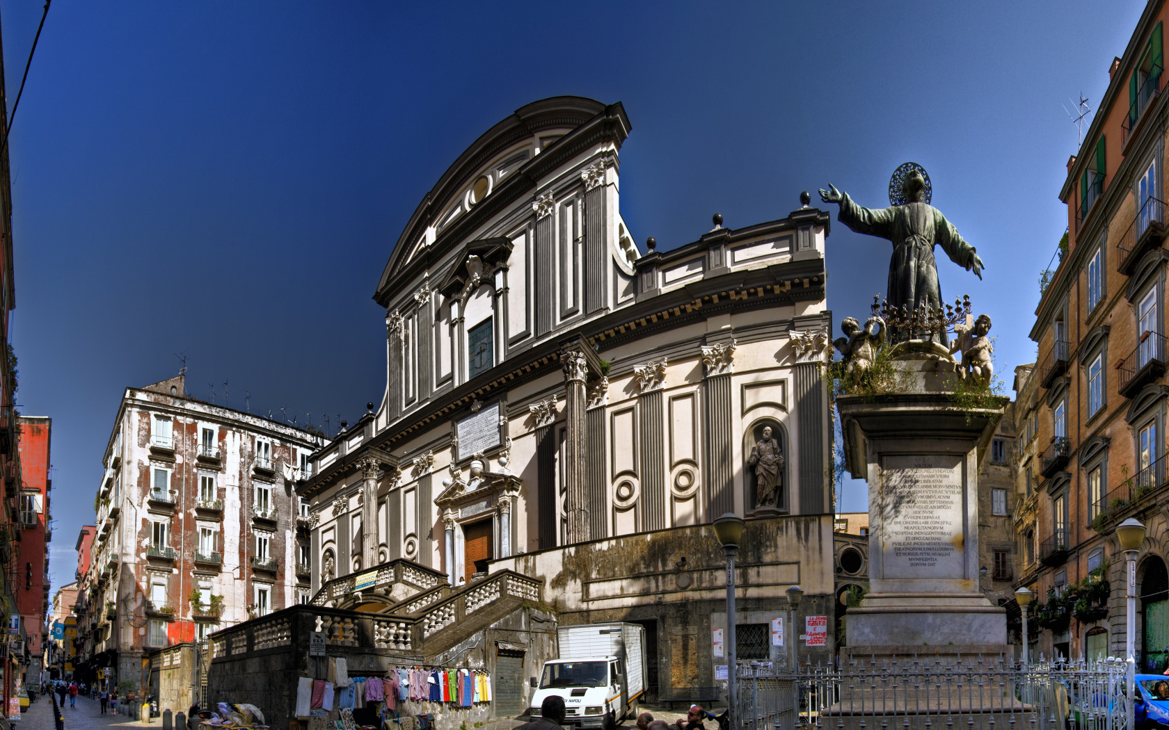 Базилика ди Сан Паоло в Неаполе, Италия