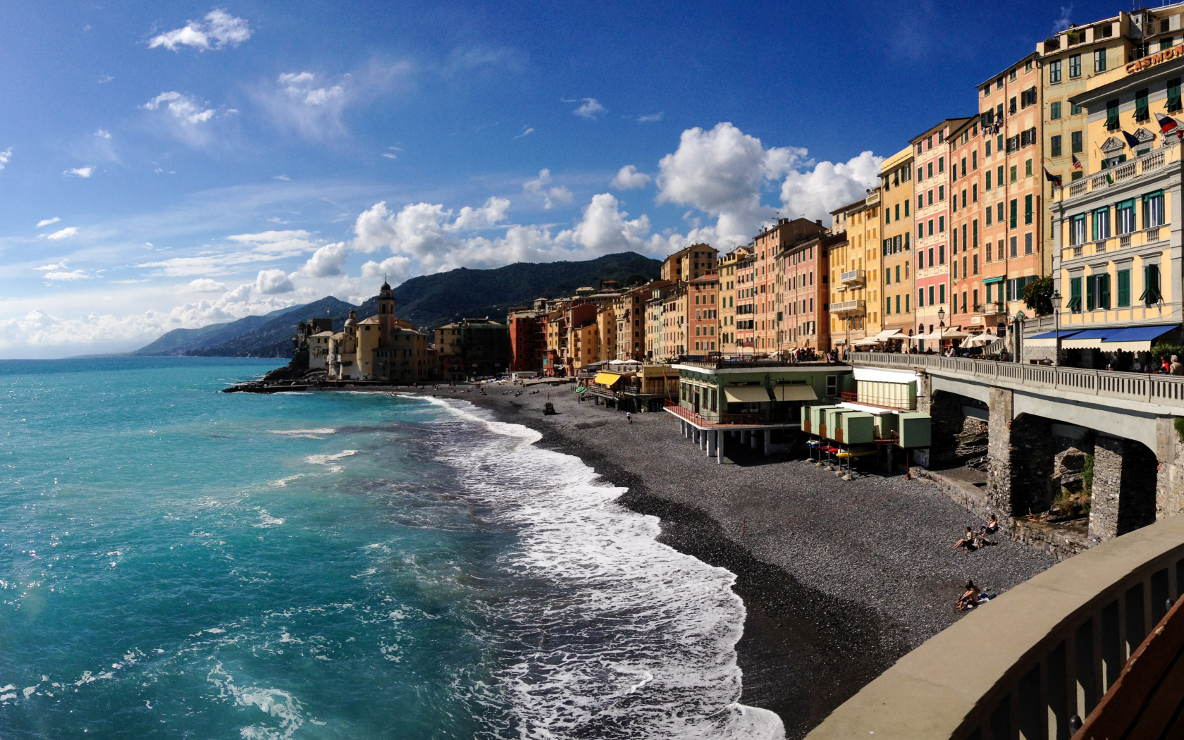 Пляж в Лигурии, Италия