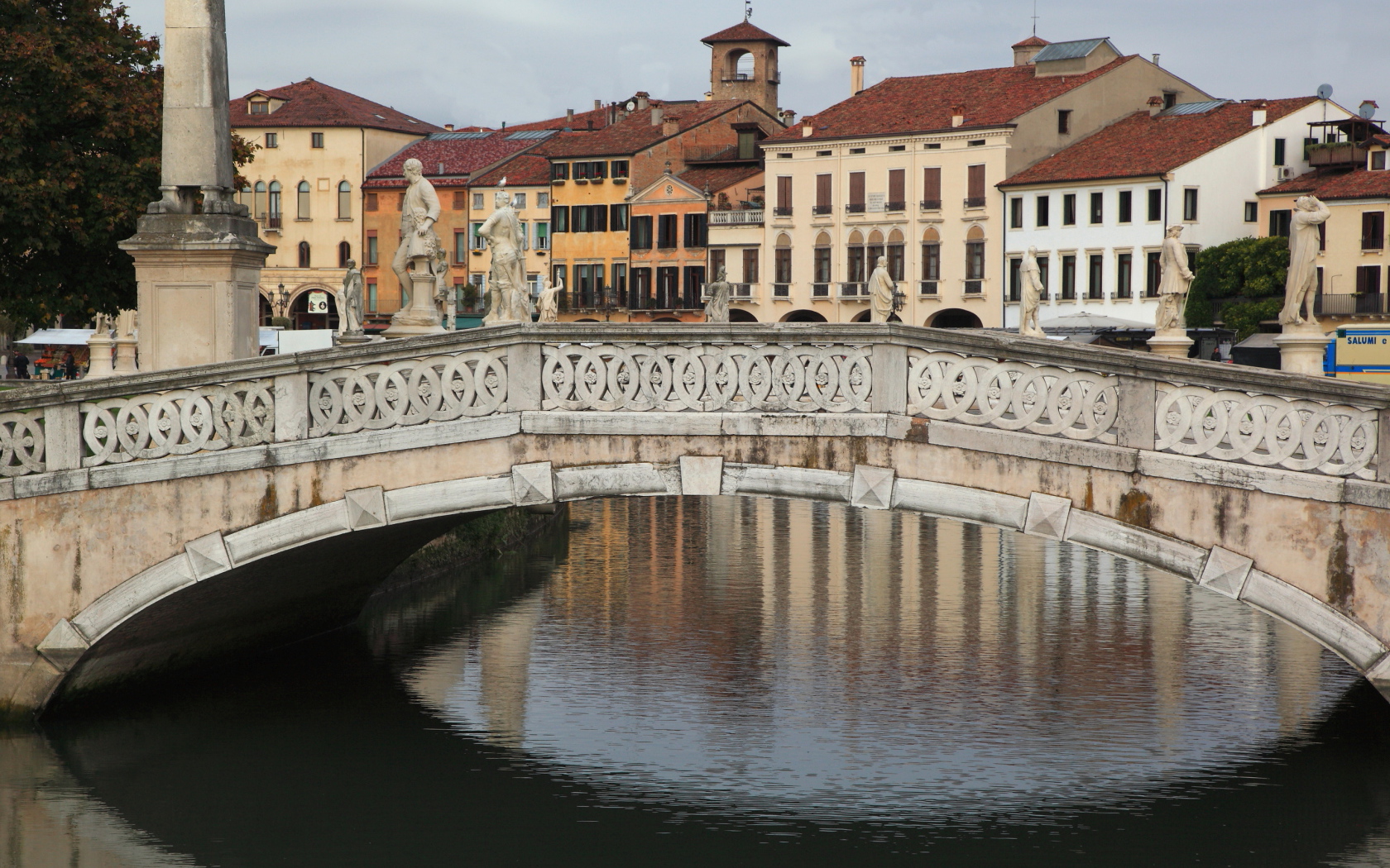 Мост через канал в Падуе, Италия