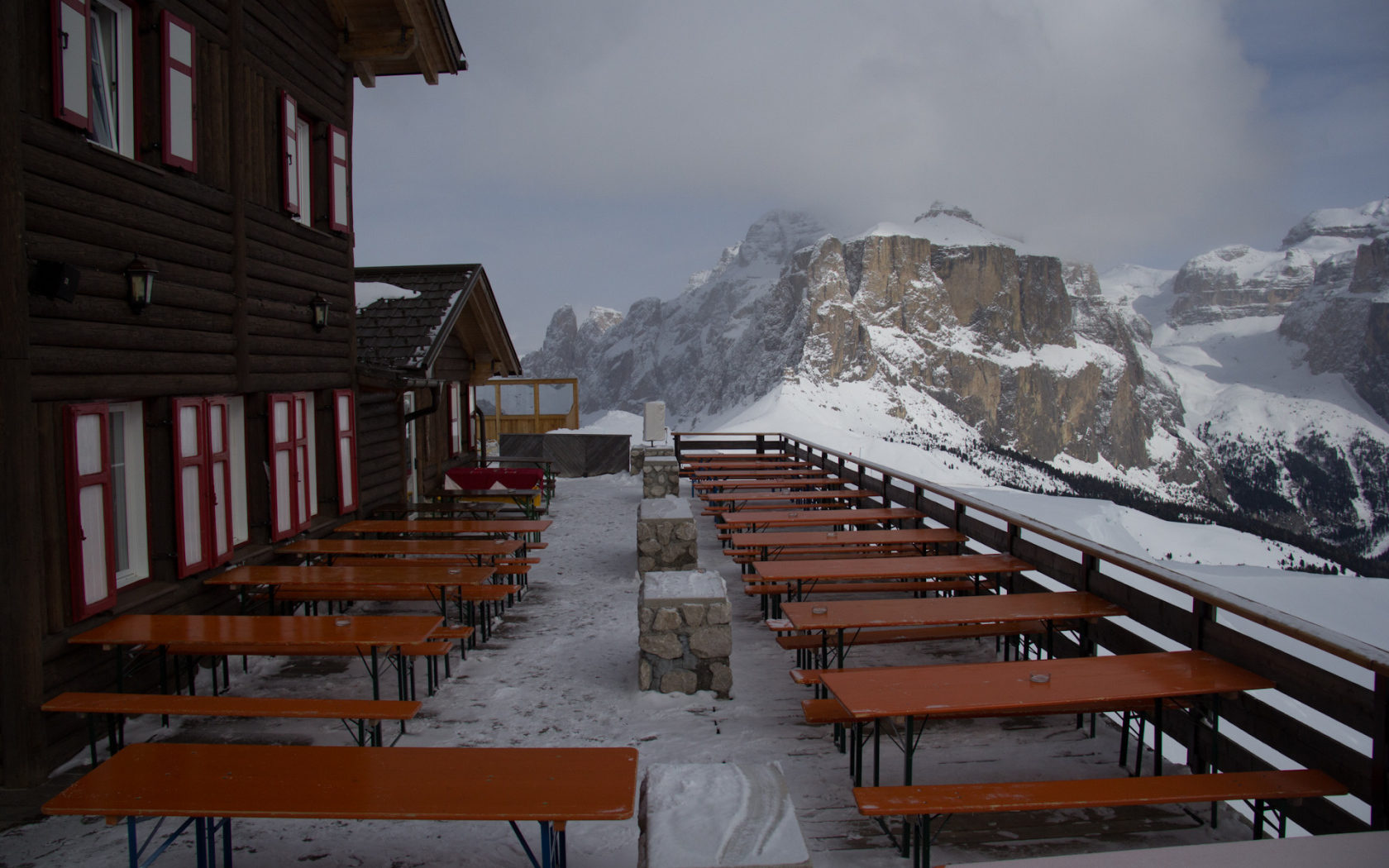 Кафе на горнолыжном курорте Валь-Ди-Фасса, Италия