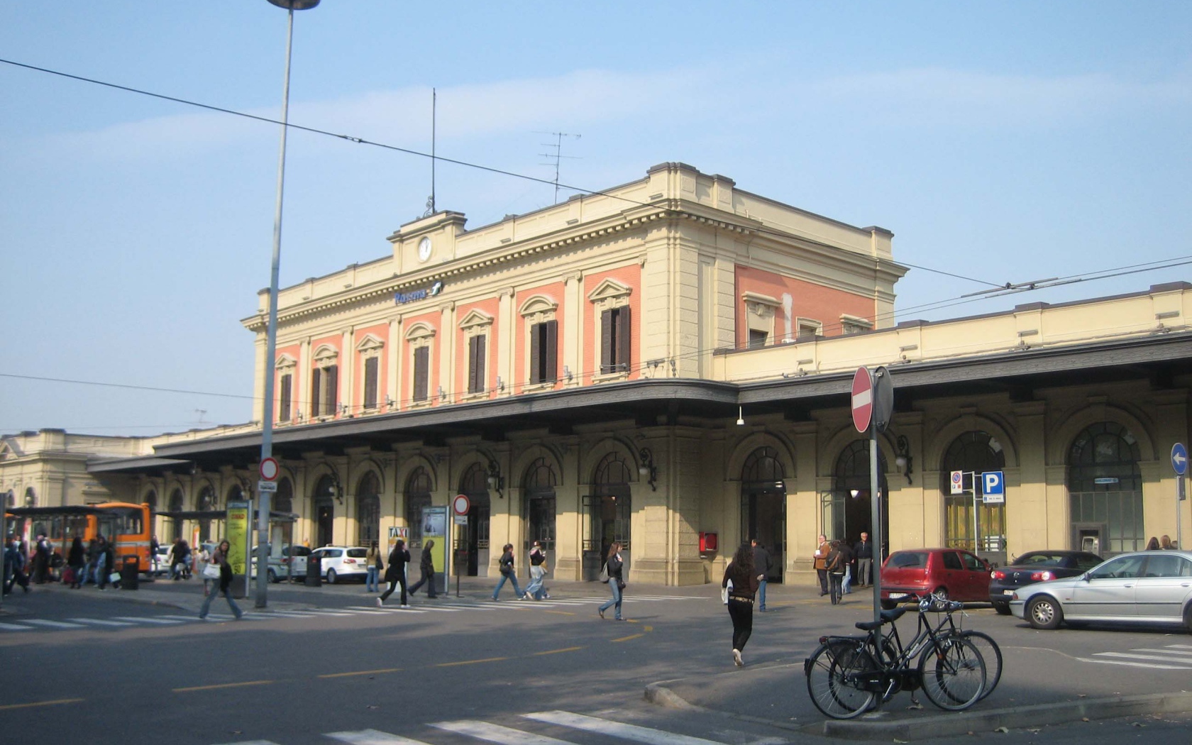 Вход на стадион в Парме, Италия