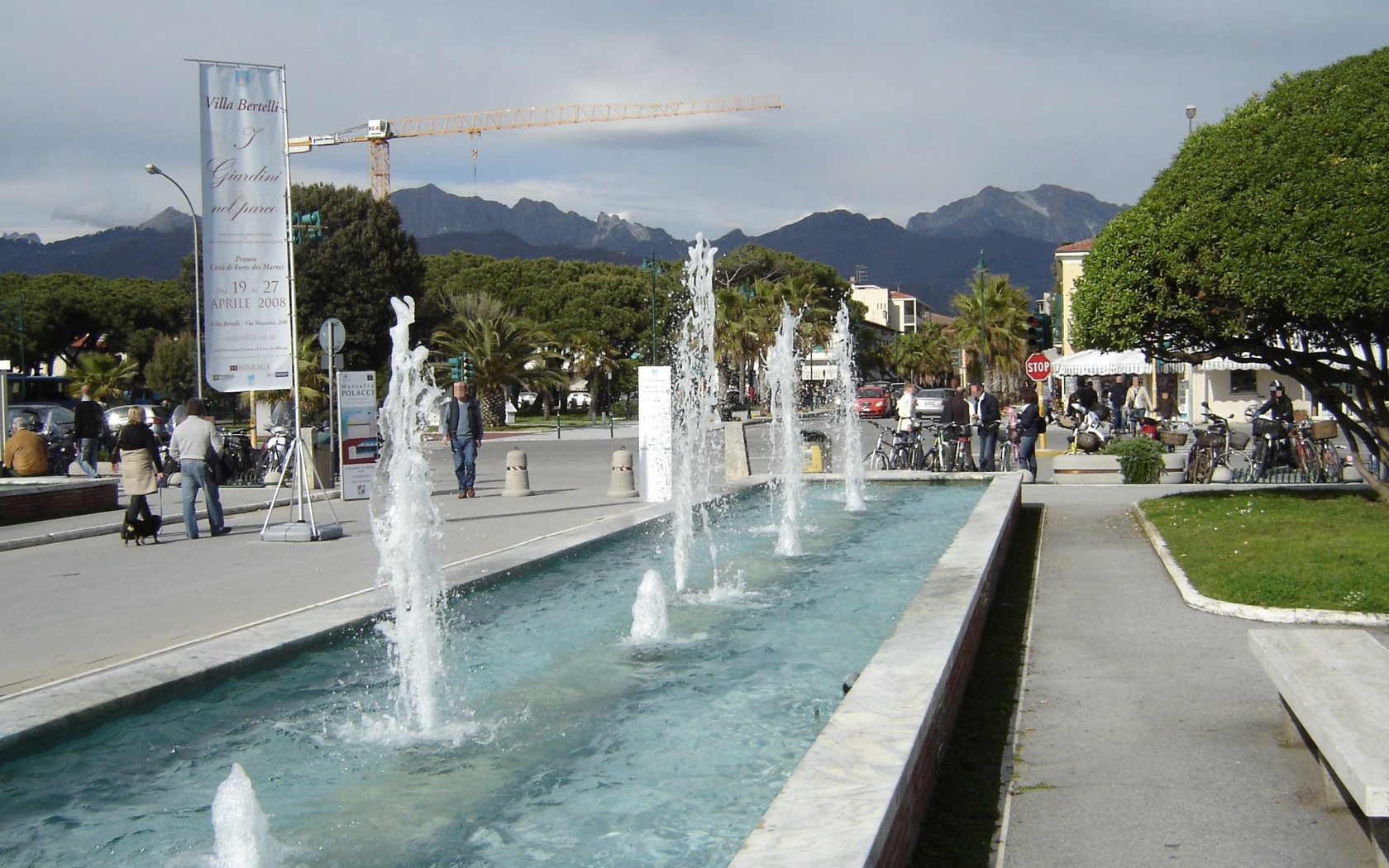 Фонтаны на курорте Форте дей Марми, Италия