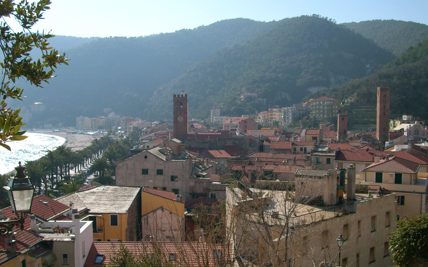 Дома на побережье на курорте Ноли, Италия