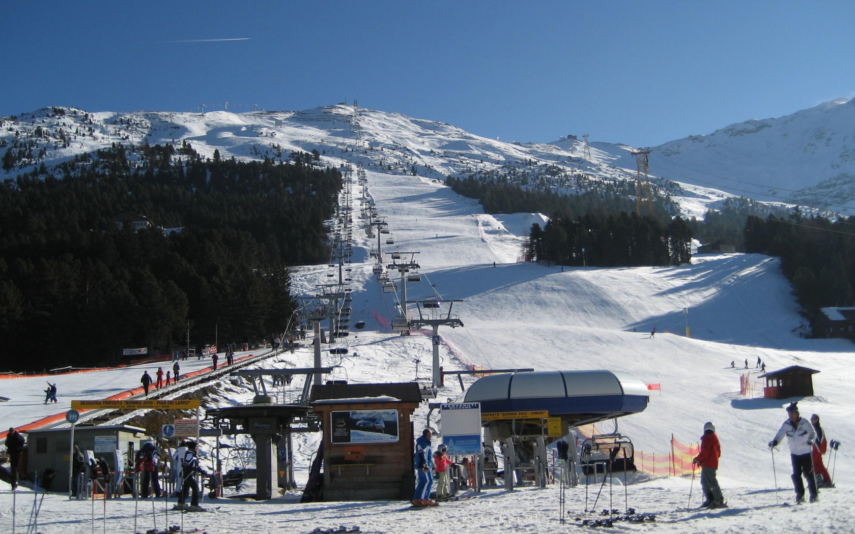 Подъемник на курорте в Бормио, Италия