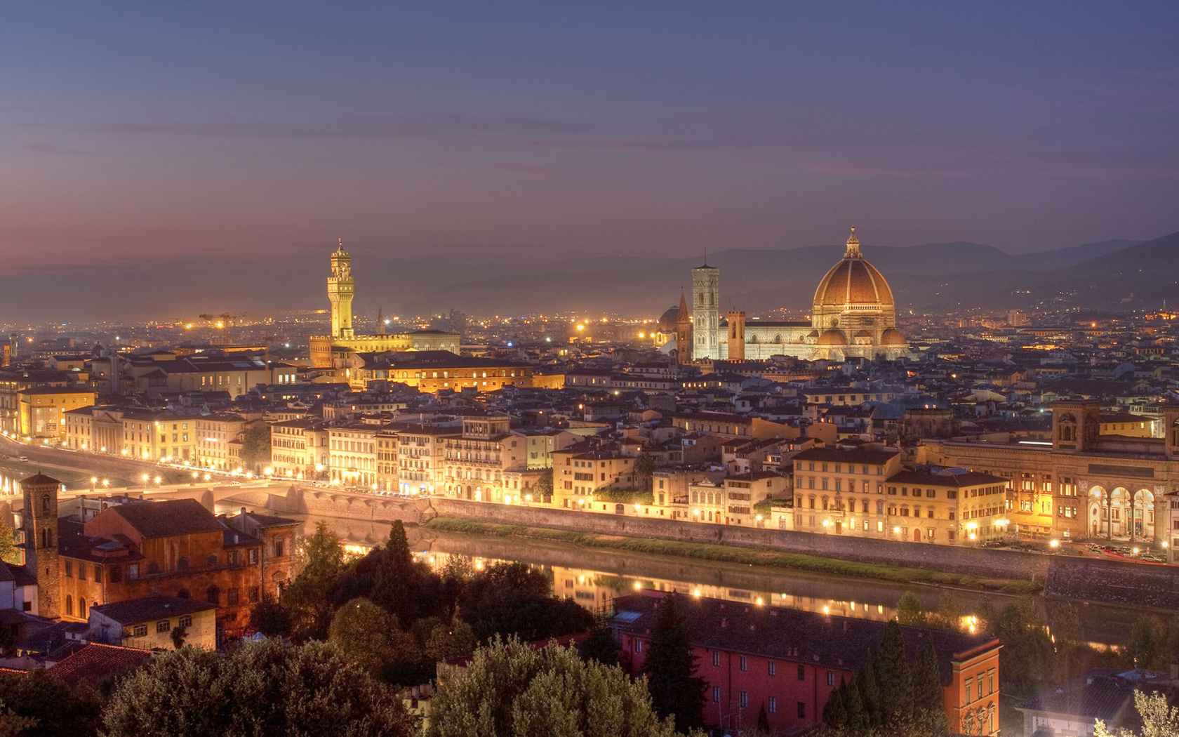 Ночные огни во Флоренции, Италия