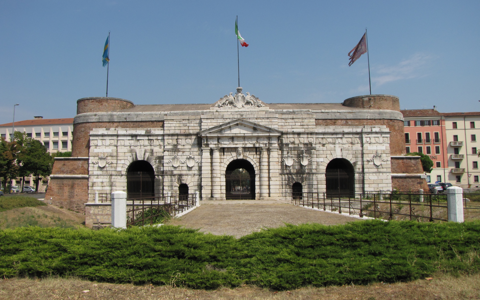 Порта Нуова в Вероне, Италия