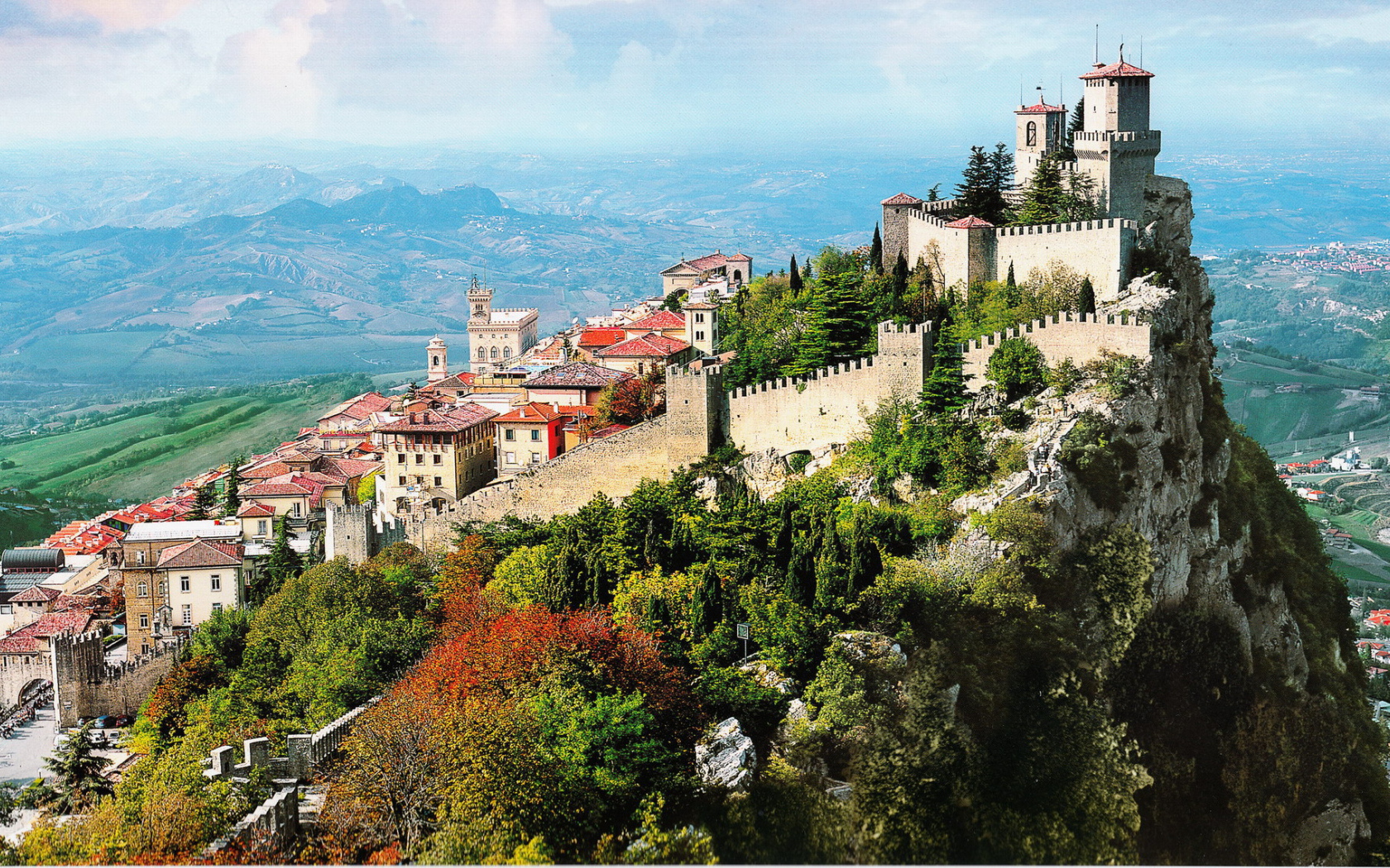 Республика Сан Марино, Италия