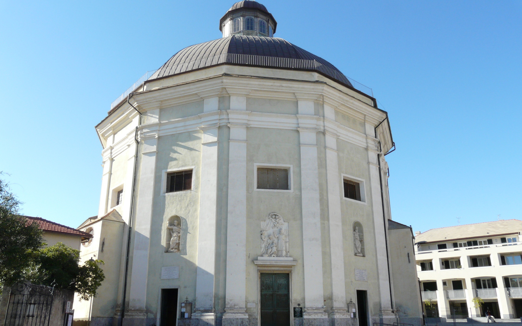 Башня в Лоано, Италия