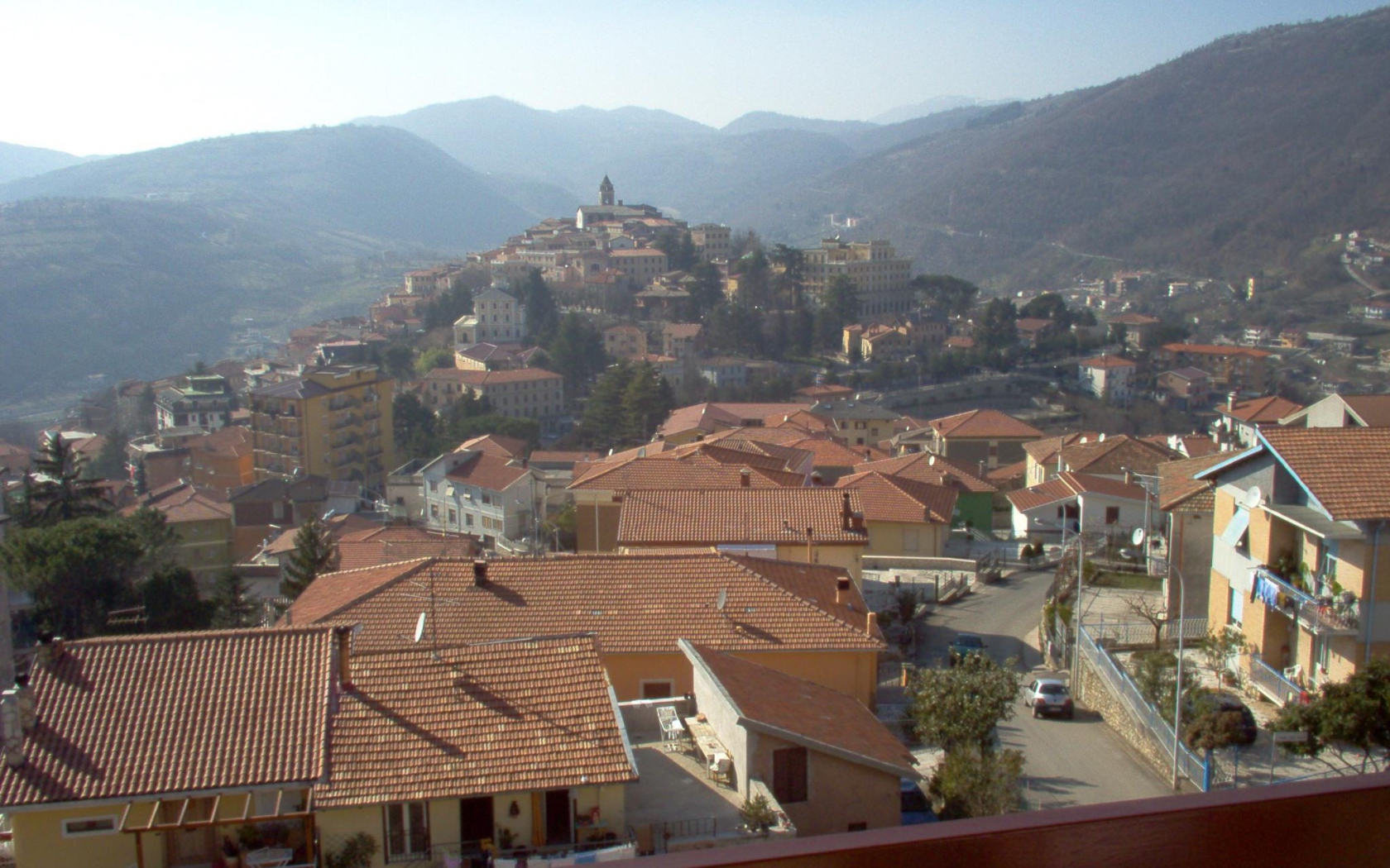 Вид с балкона на курорте Фьюджи, Италия