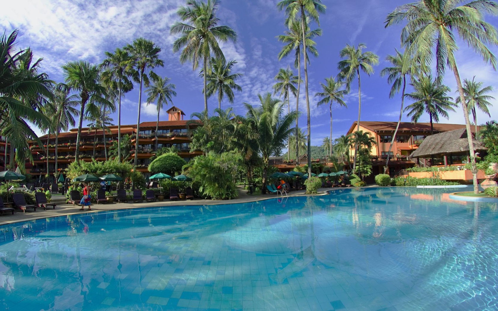 Бассейн в отеле в Пхукете