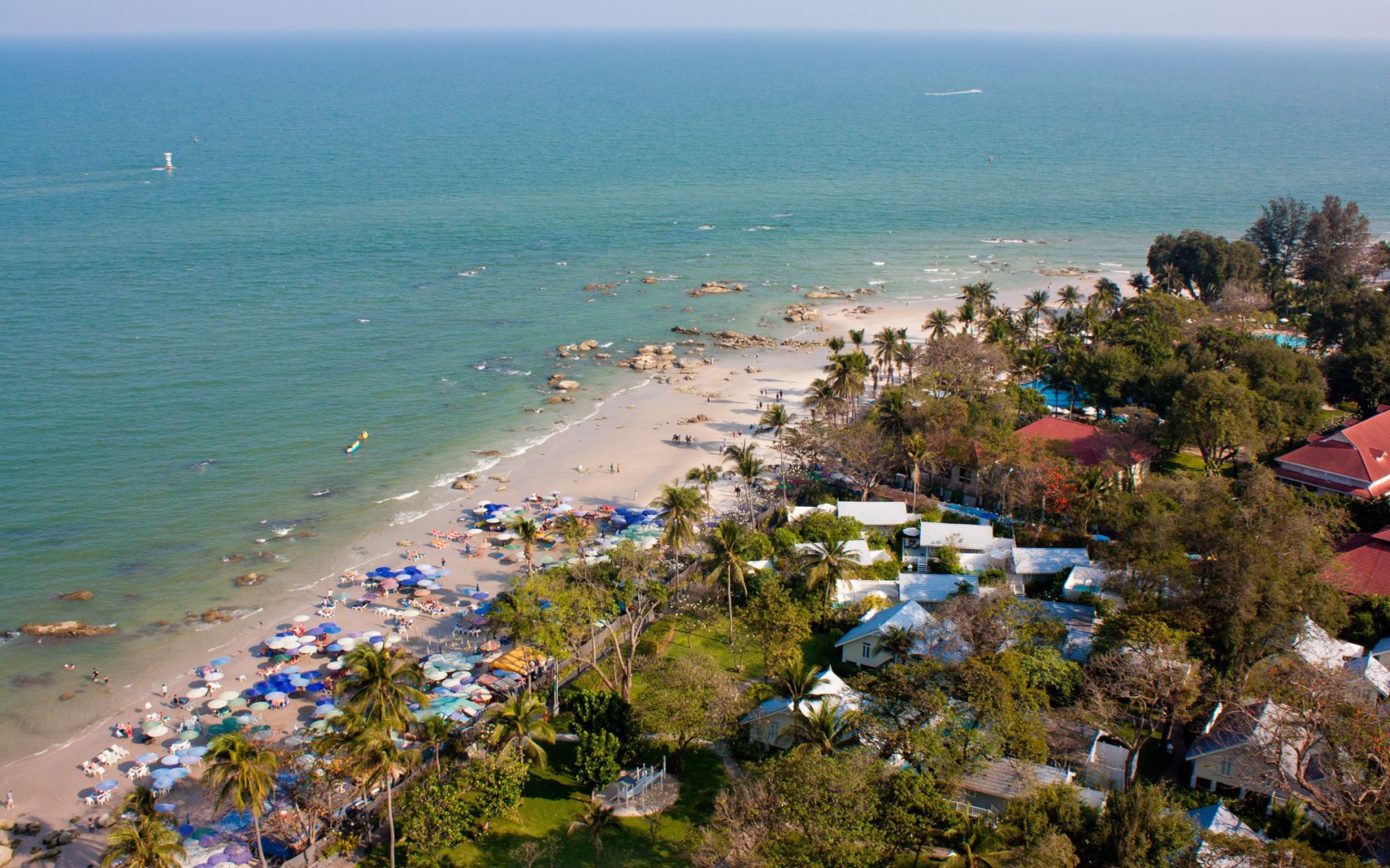 Отдых на пляже на курорте Хуа Хин, Таиланд