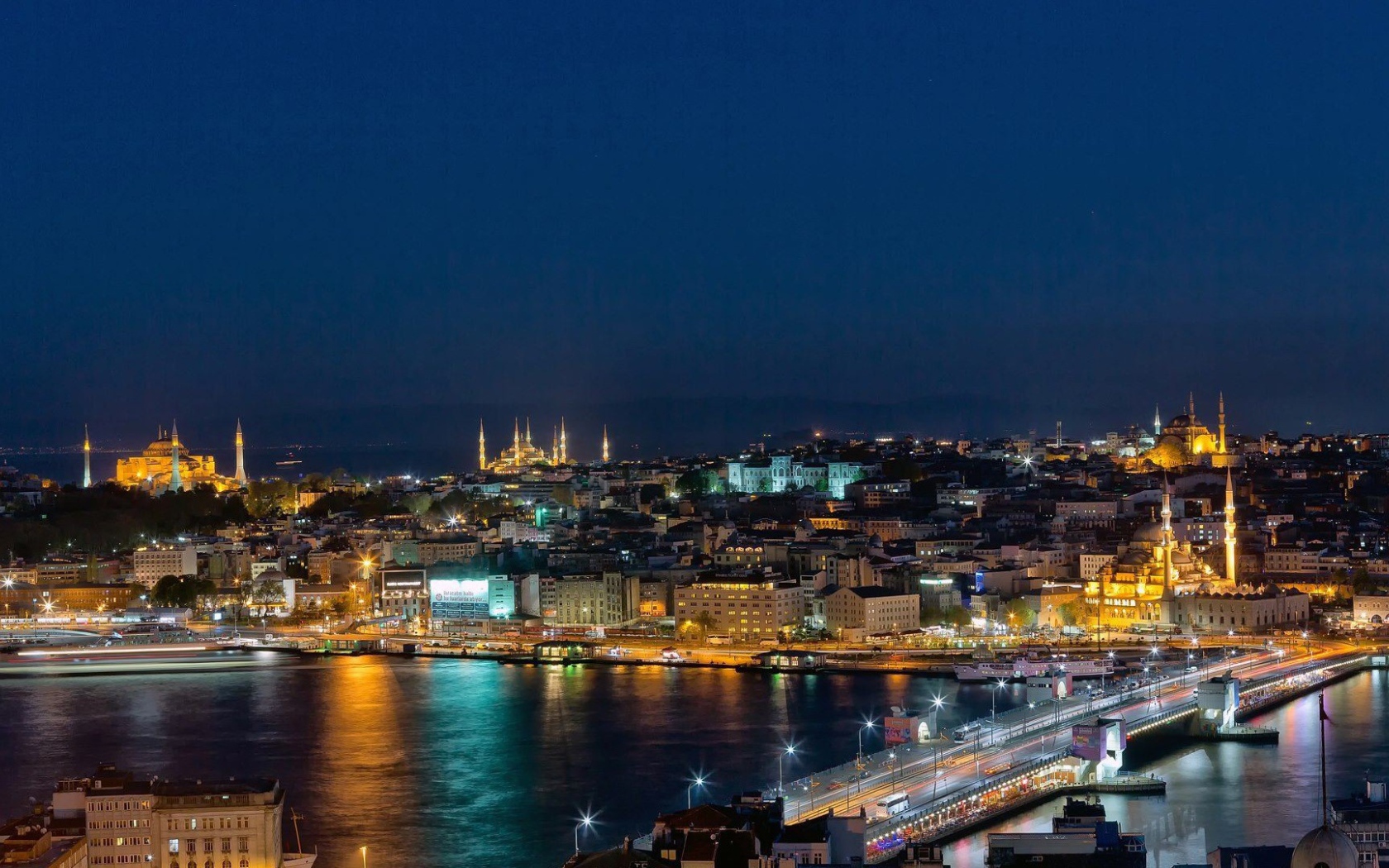 Вечер в заливе Стамбула