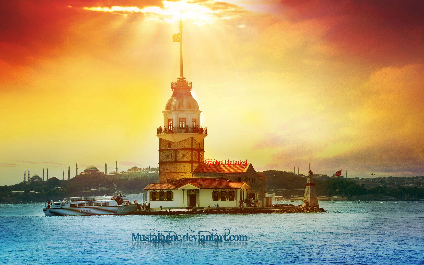 Маяк в бухте Стамбула