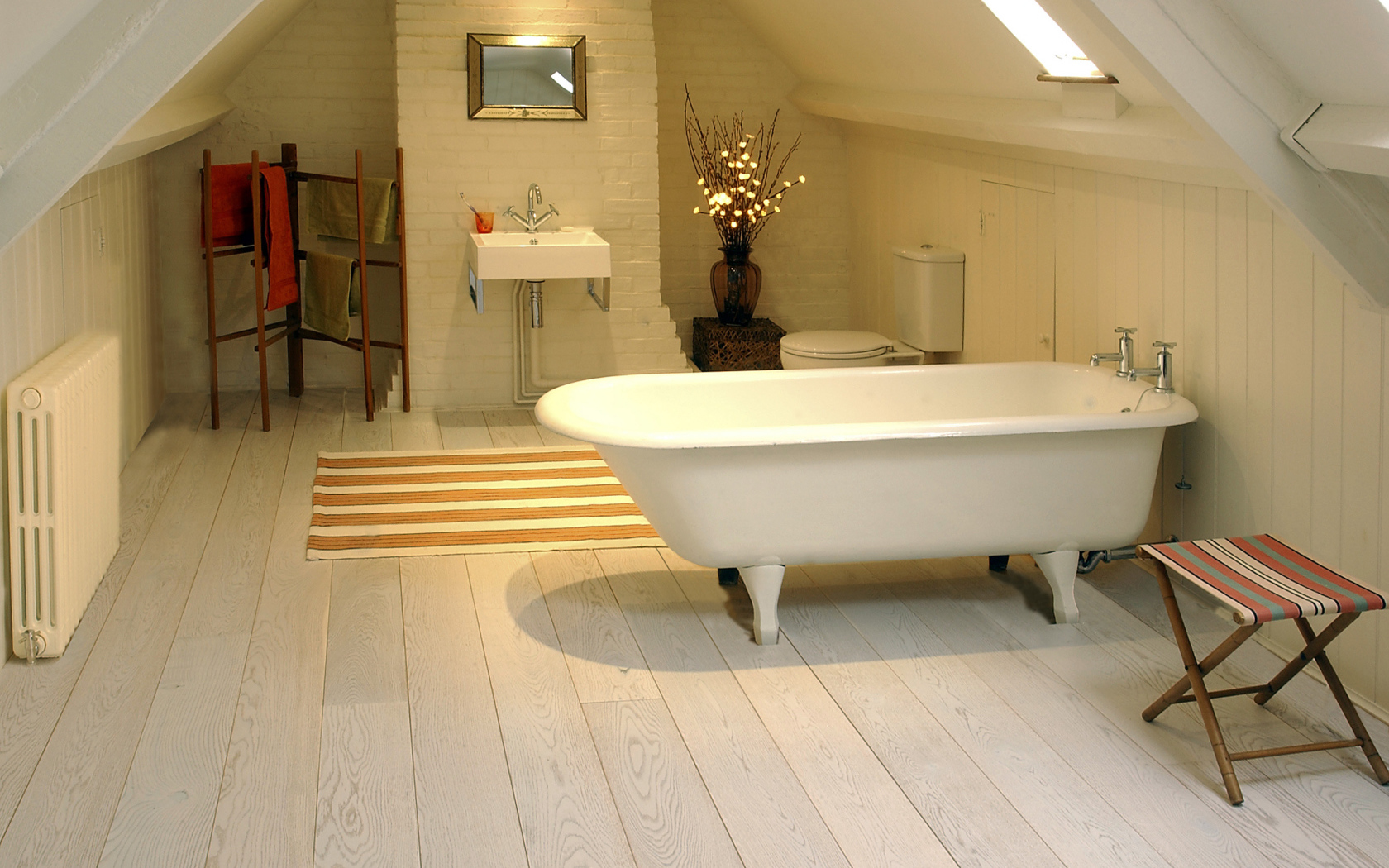 Ванная под крышей