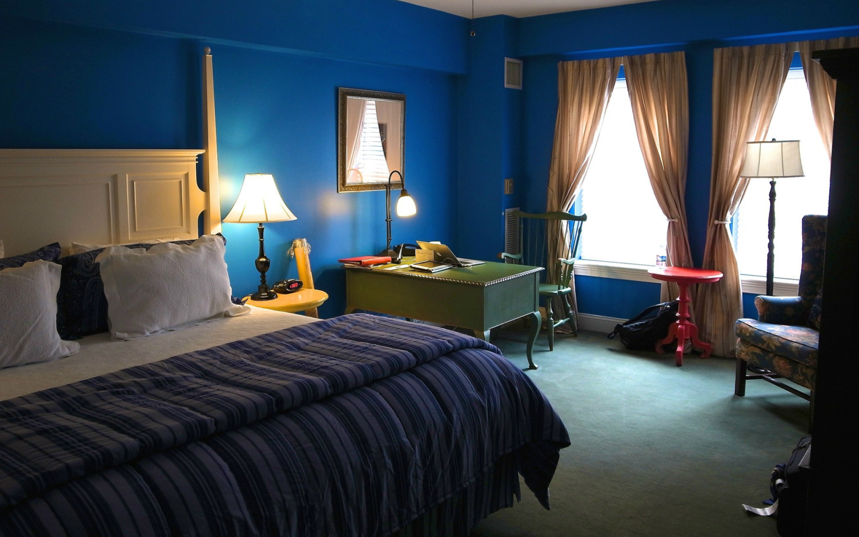Синяя спальня