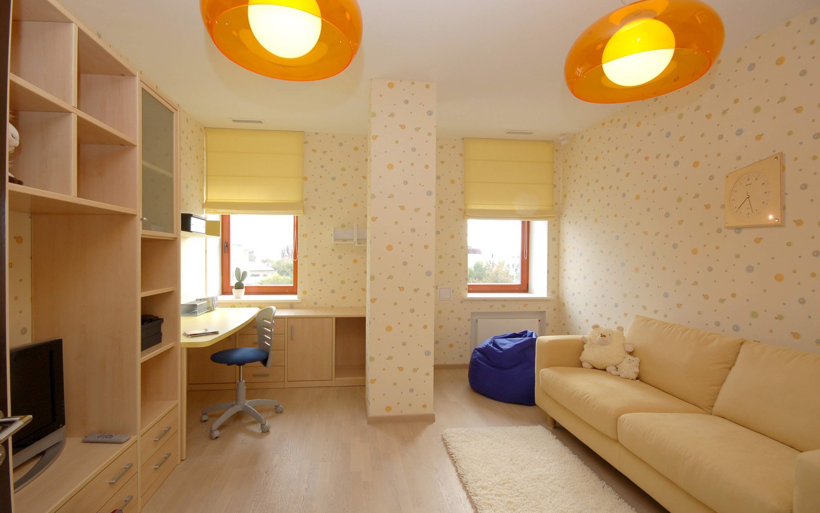 Яркие люстры в детской