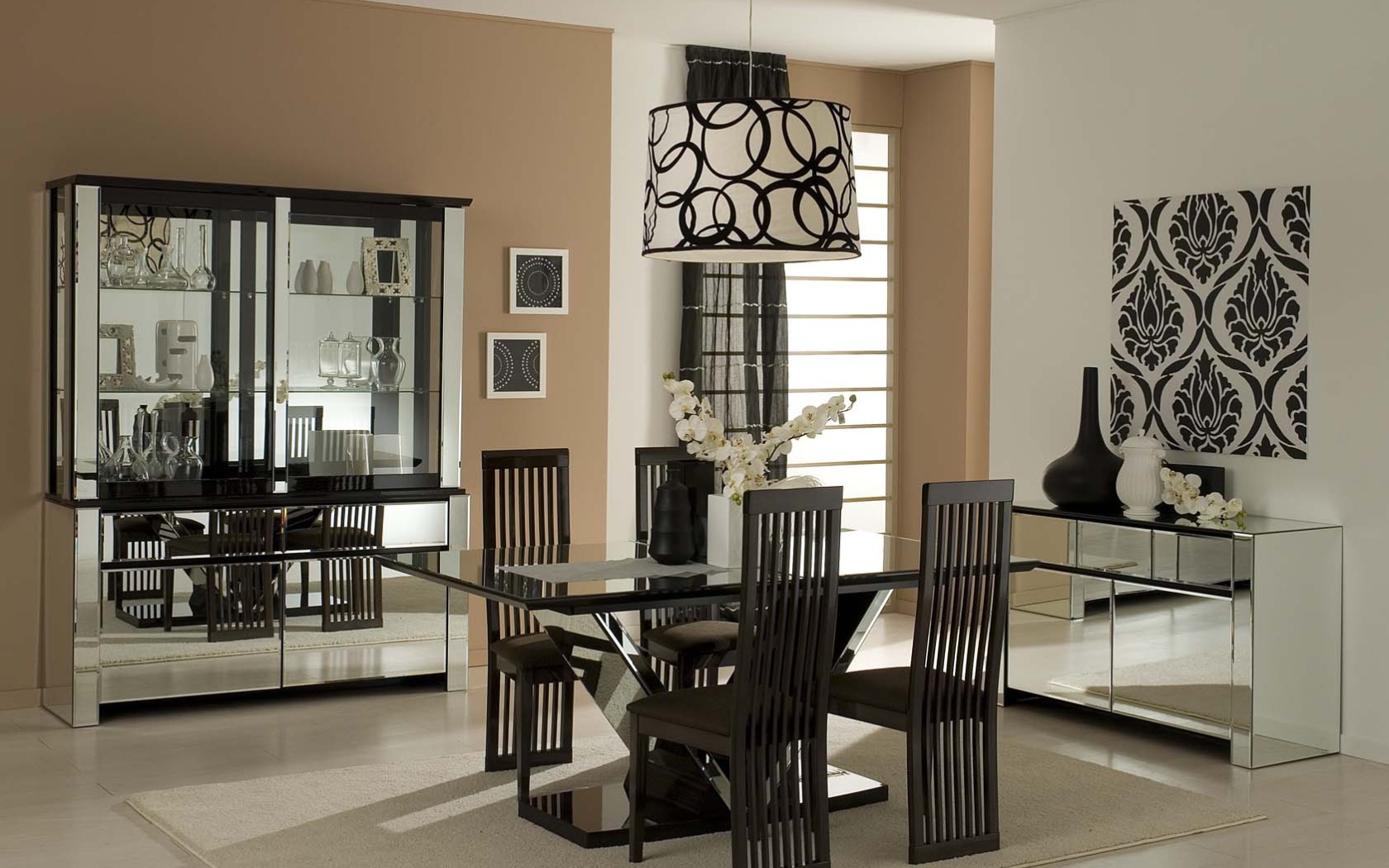 Коричневый цвет столовой