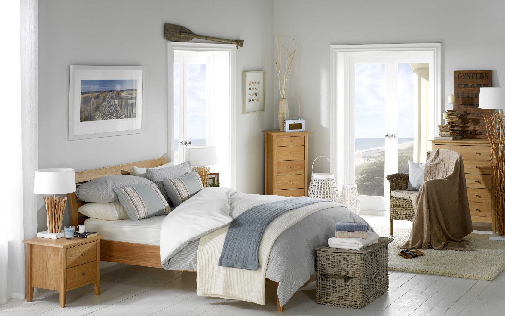 Светло сиреневый цвет стен в спальне