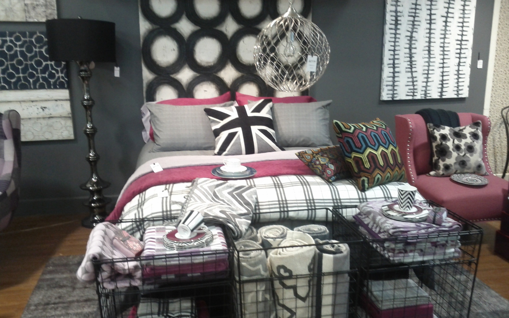 Темные тона в спальне