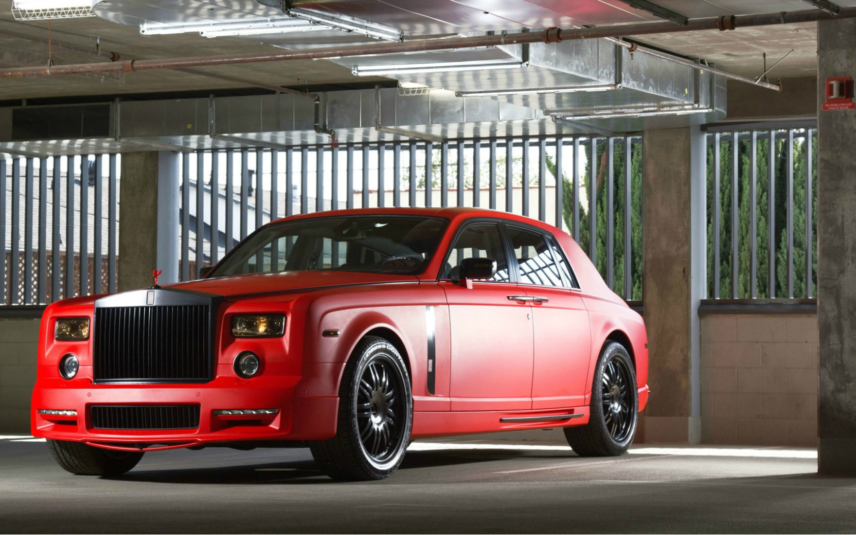 Роскошный Mansory Rolls Royce Phantom