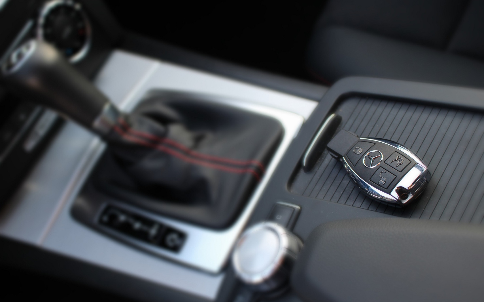 Интерьер дорогого автомобиля