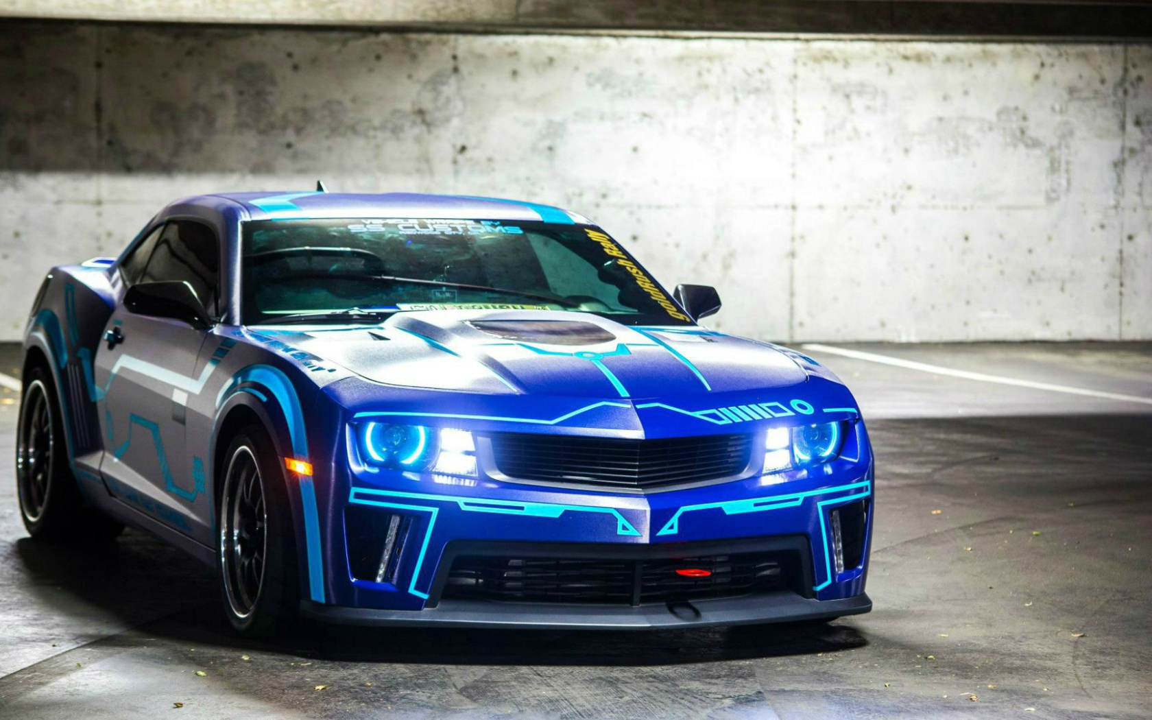Неоновый Chevrolet Camaro Tron Theme
