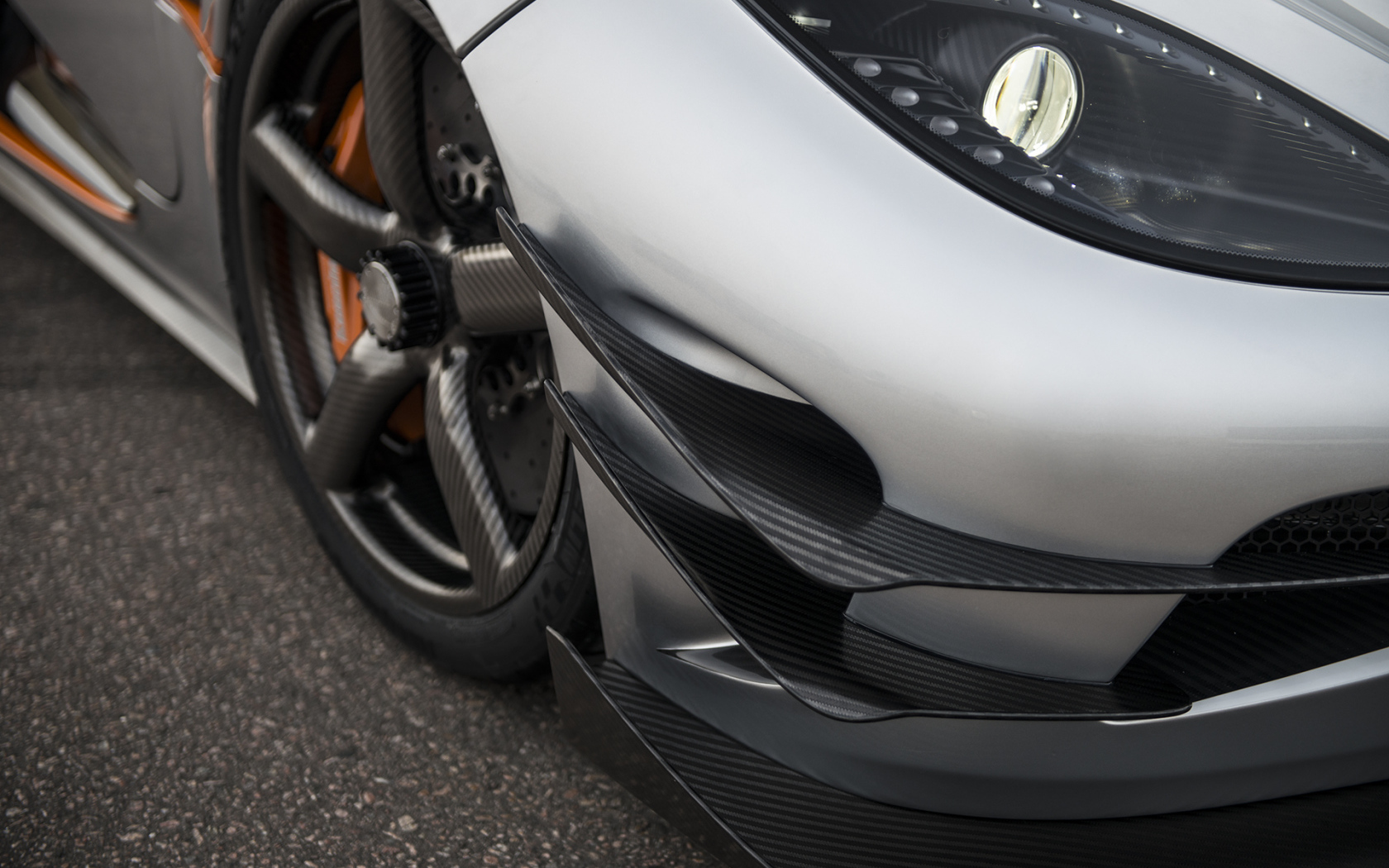 Фара автомобиля Koenigsegg Agera