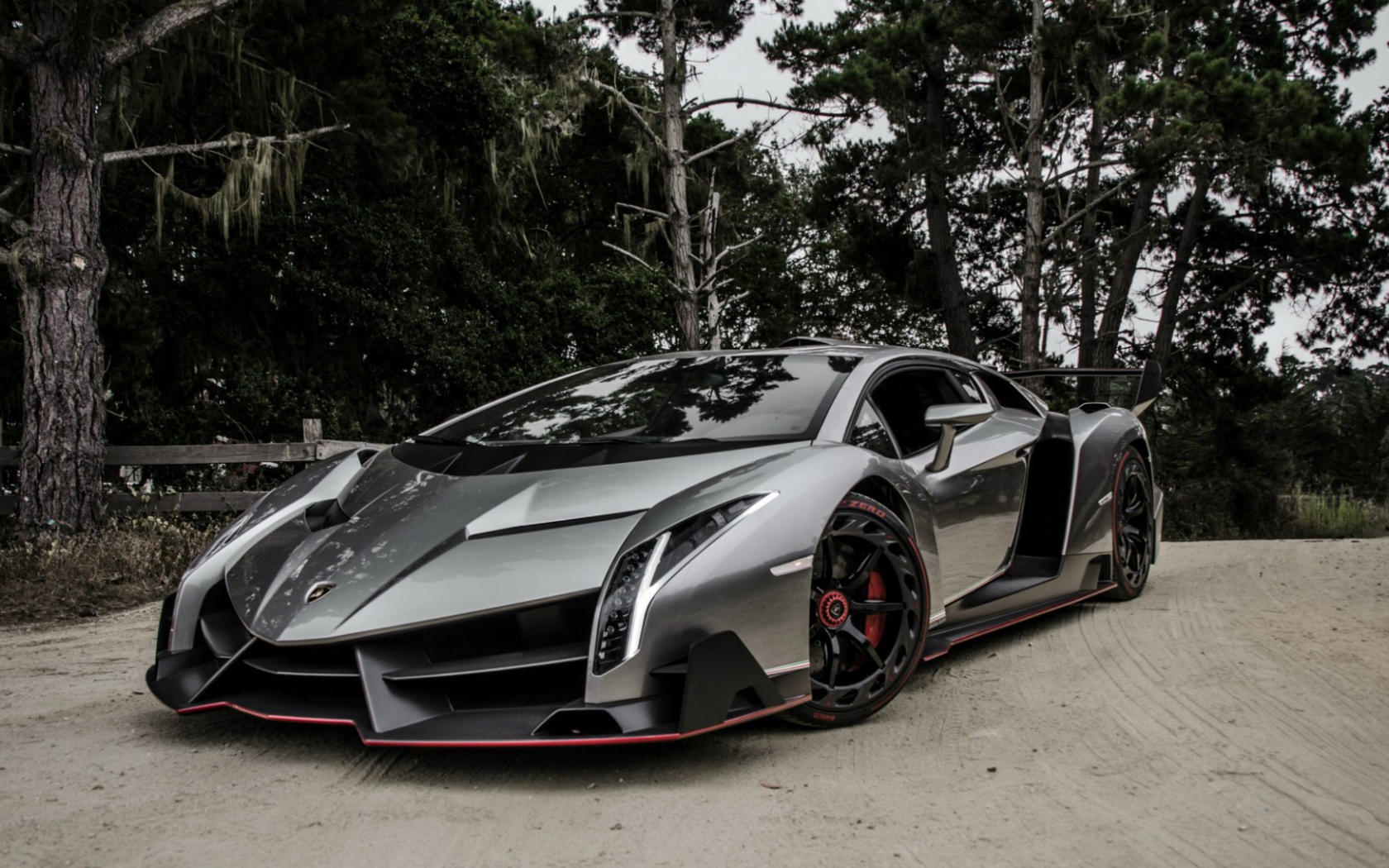 Автомобиль для скорости Lamborghini Veneno
