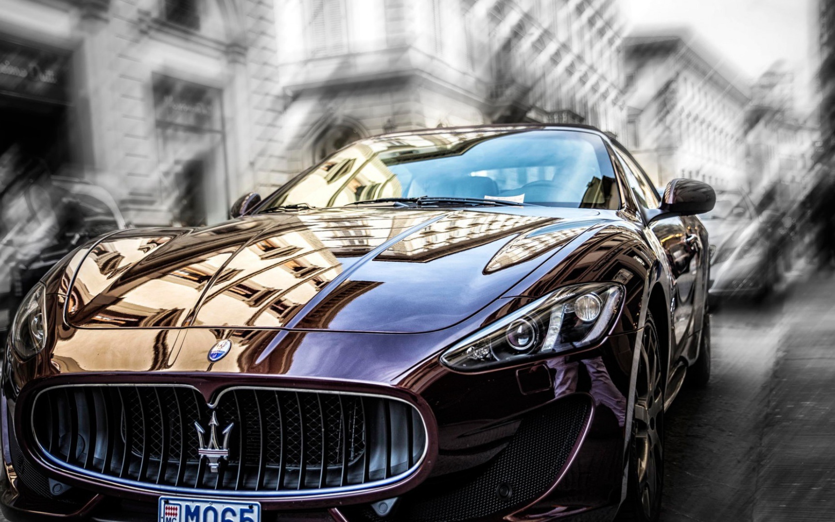 Роскошный и дорогой автомобиль Maserati