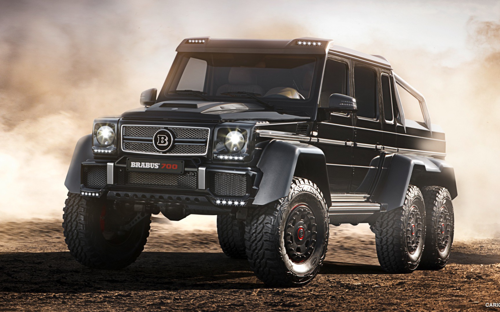 Черный трехосный Мерседес Gelenvagen