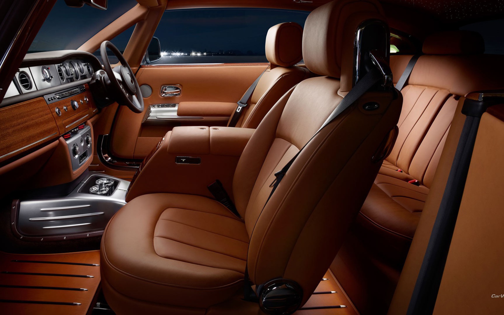 Коричневый кожаный салон Rolls-Royce Phantom