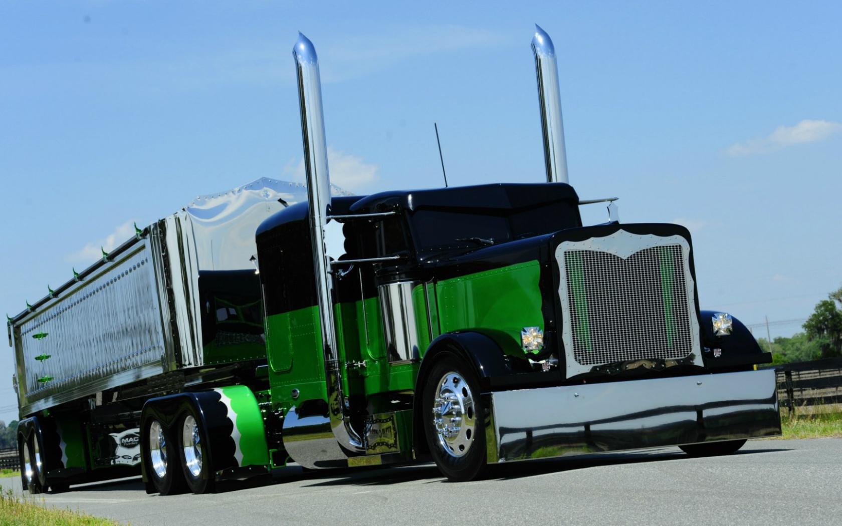 Американский грузовик  Peterbilt 379 EXHD