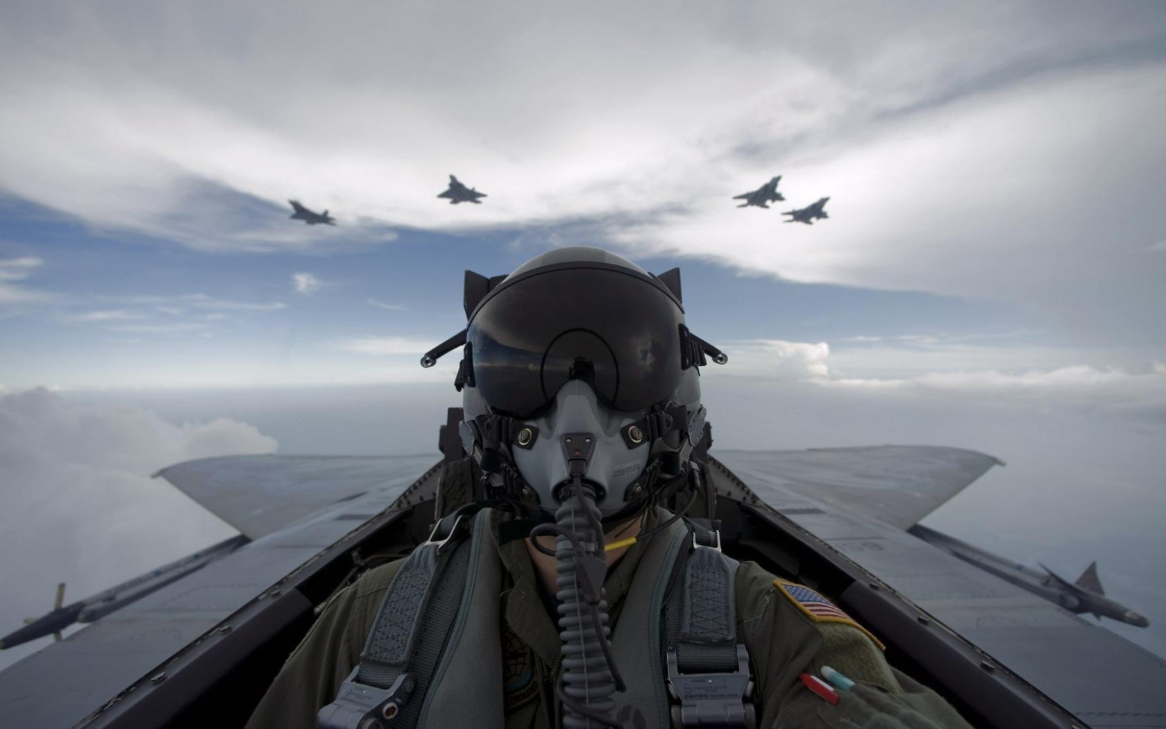Пилот военного самолета